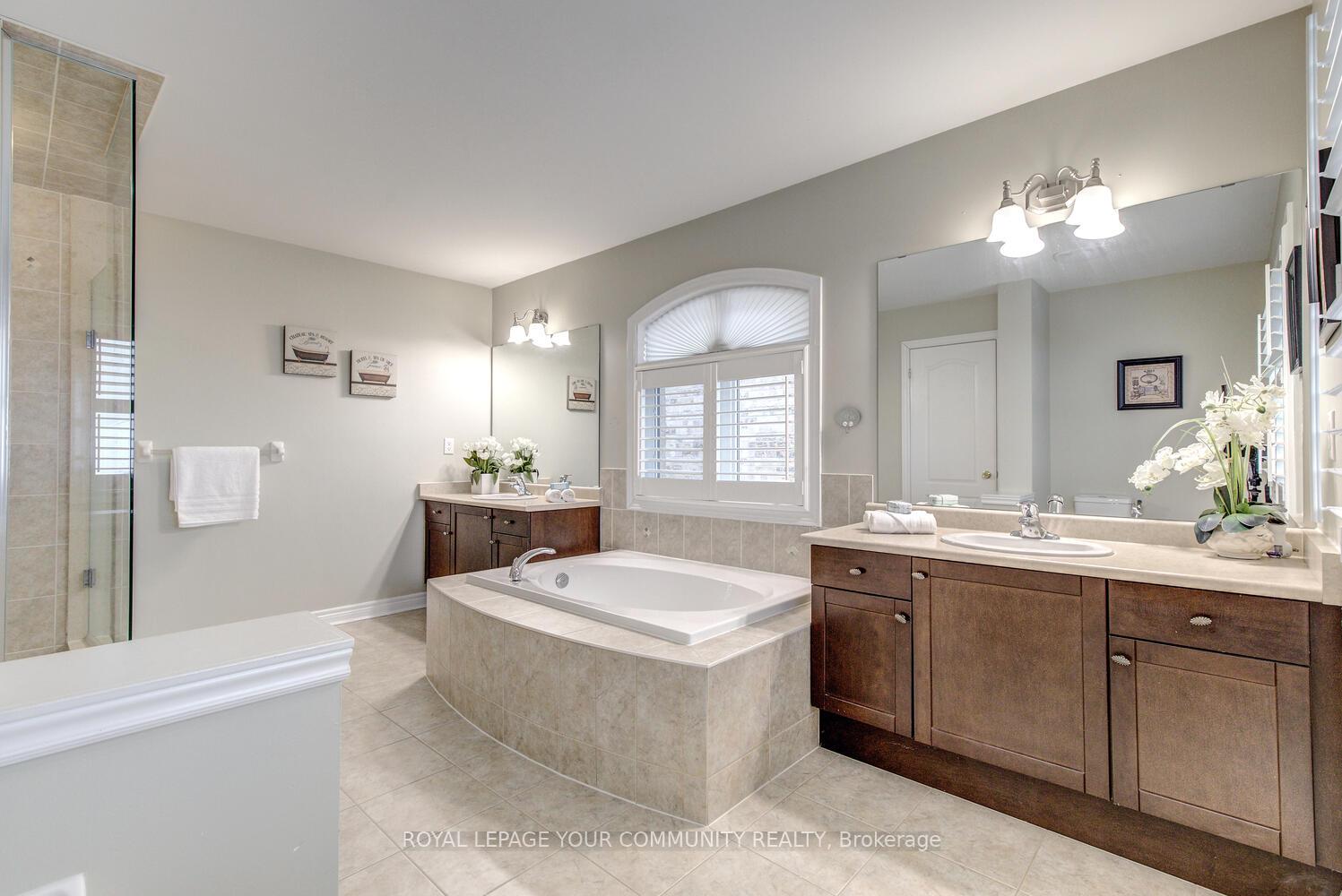Photo 30 of 35 Chayna Crescent, Vaughan, Patterson — HOMEH