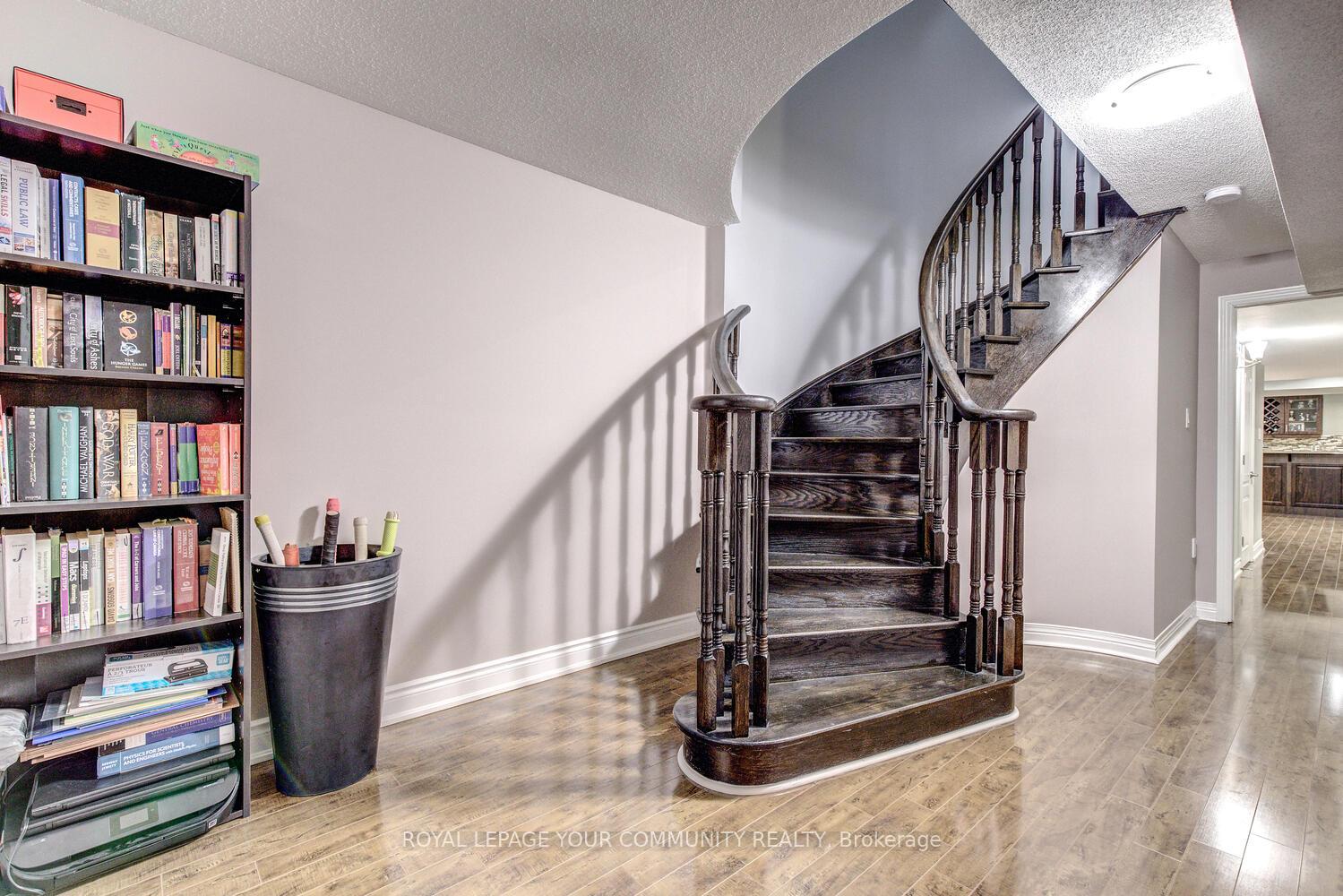Photo 36 of 35 Chayna Crescent, Vaughan, Patterson — HOMEH