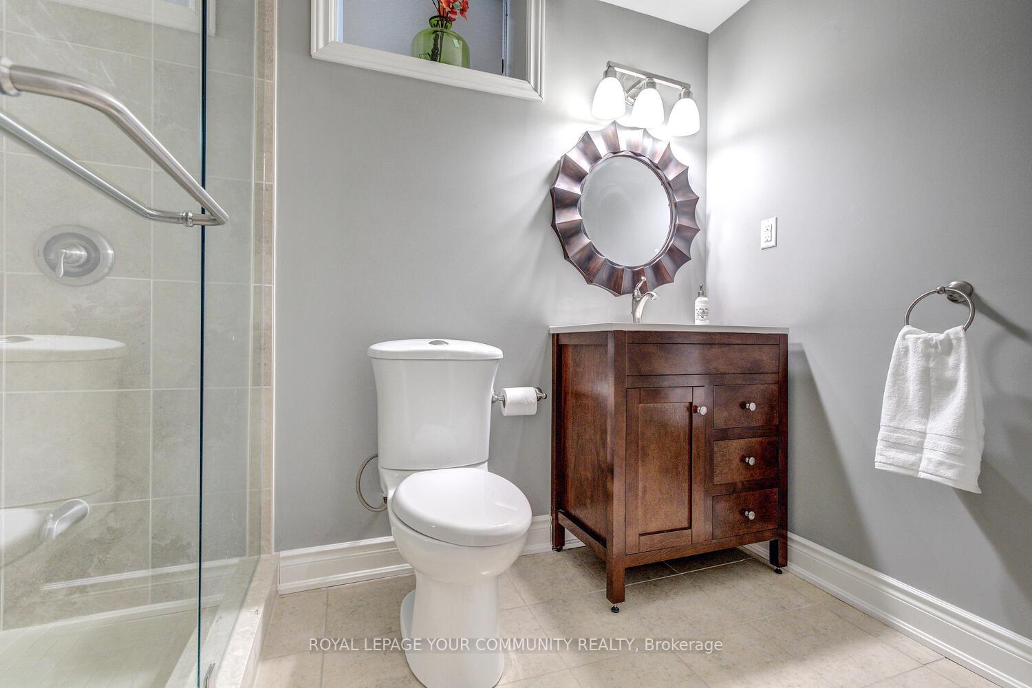 Photo 41 of 35 Chayna Crescent, Vaughan, Patterson — HOMEH