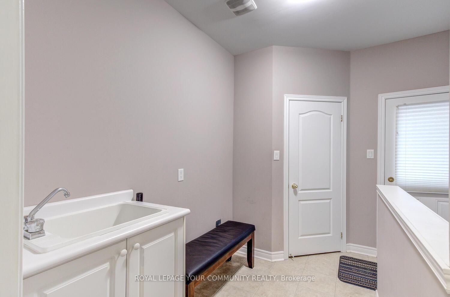 Photo 42 of 35 Chayna Crescent, Vaughan, Patterson — HOMEH