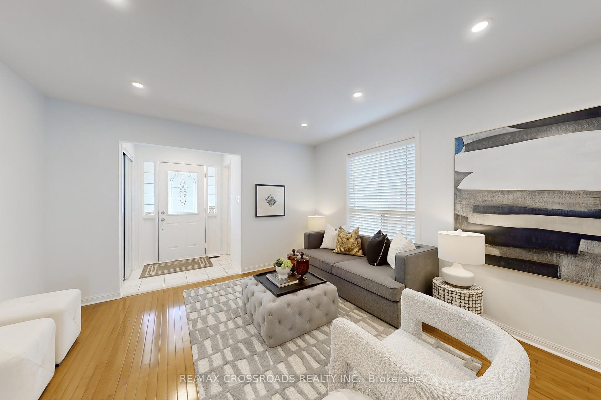 Photo 4 of 26 Bern Street, Markham, Wismer — HOMEH