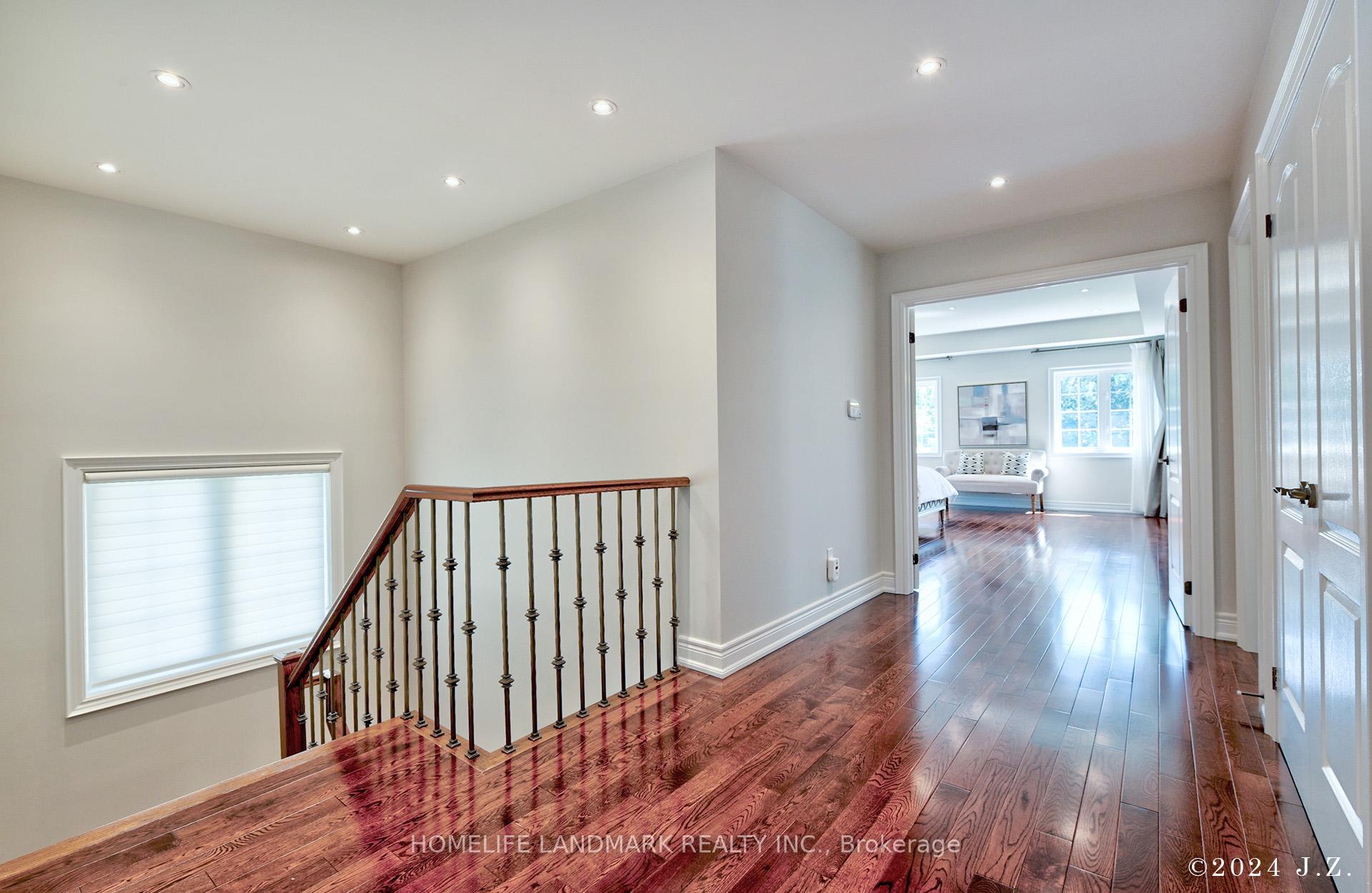Photo 18 of 57 Castleglen Boulevard, Markham, Berczy — HOMEH
