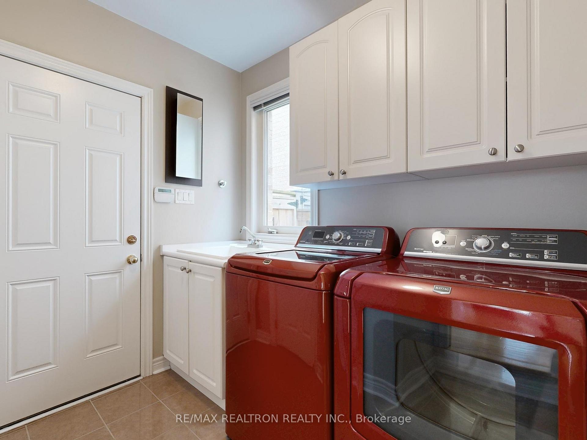 Photo 21 of 134 Maurier Boulevard, Vaughan, Patterson — HOMEH