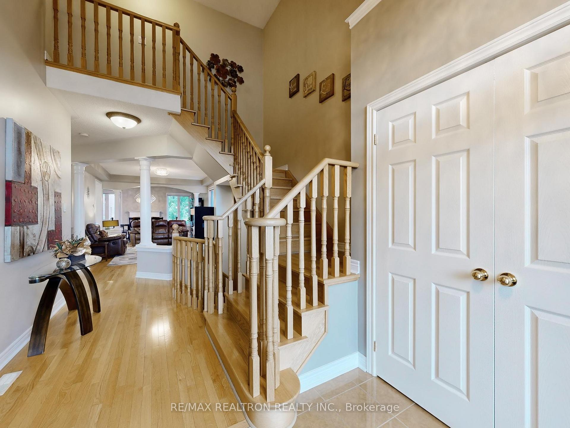 Photo 22 of 134 Maurier Boulevard, Vaughan, Patterson — HOMEH