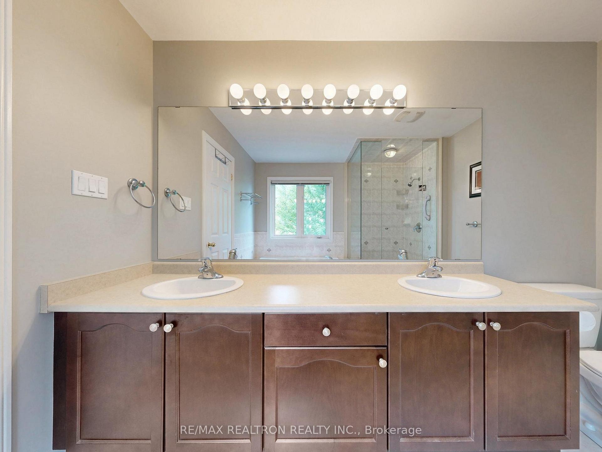 Photo 26 of 134 Maurier Boulevard, Vaughan, Patterson — HOMEH