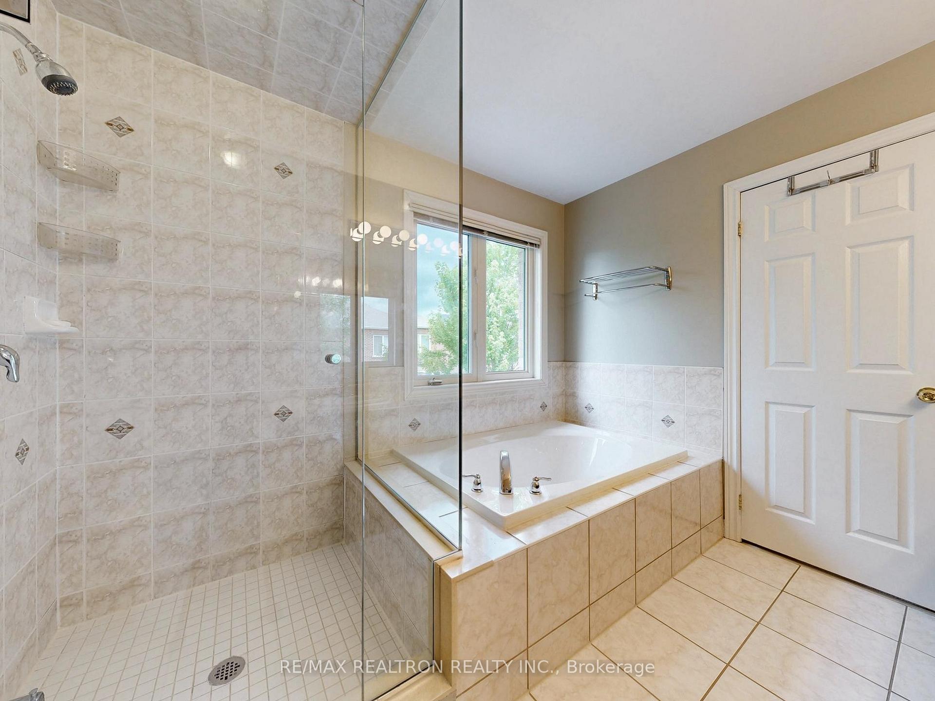 Photo 28 of 134 Maurier Boulevard, Vaughan, Patterson — HOMEH