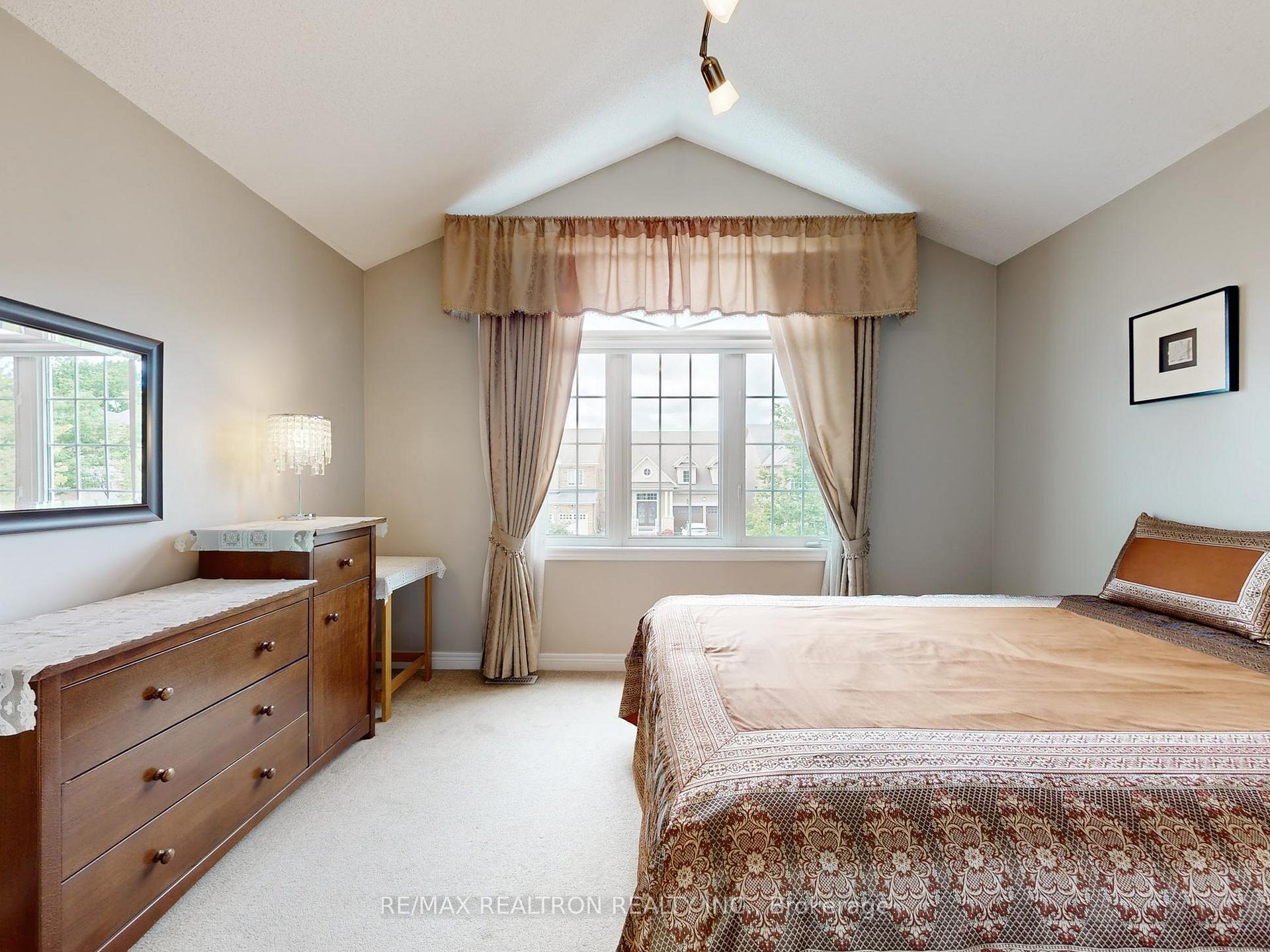 Photo 30 of 134 Maurier Boulevard, Vaughan, Patterson — HOMEH