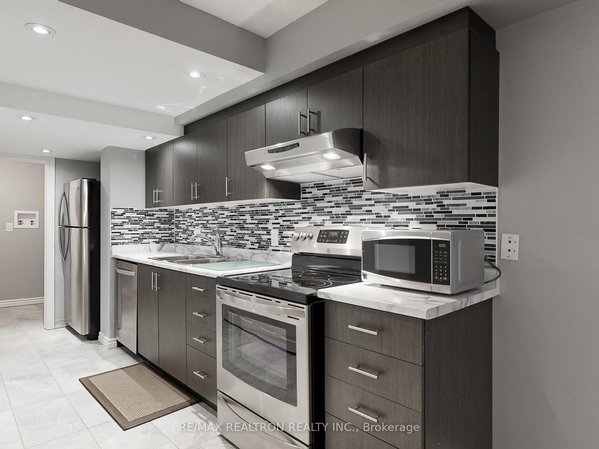 Photo 40 of 134 Maurier Boulevard, Vaughan, Patterson — HOMEH