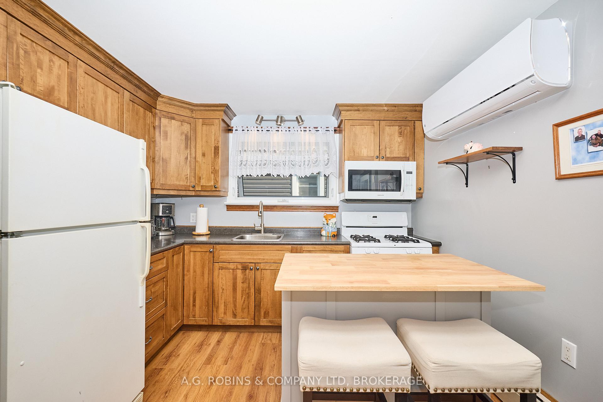 Photo 10 of 69 Wright Street, Welland, Lincoln/Crowland — HOMEH