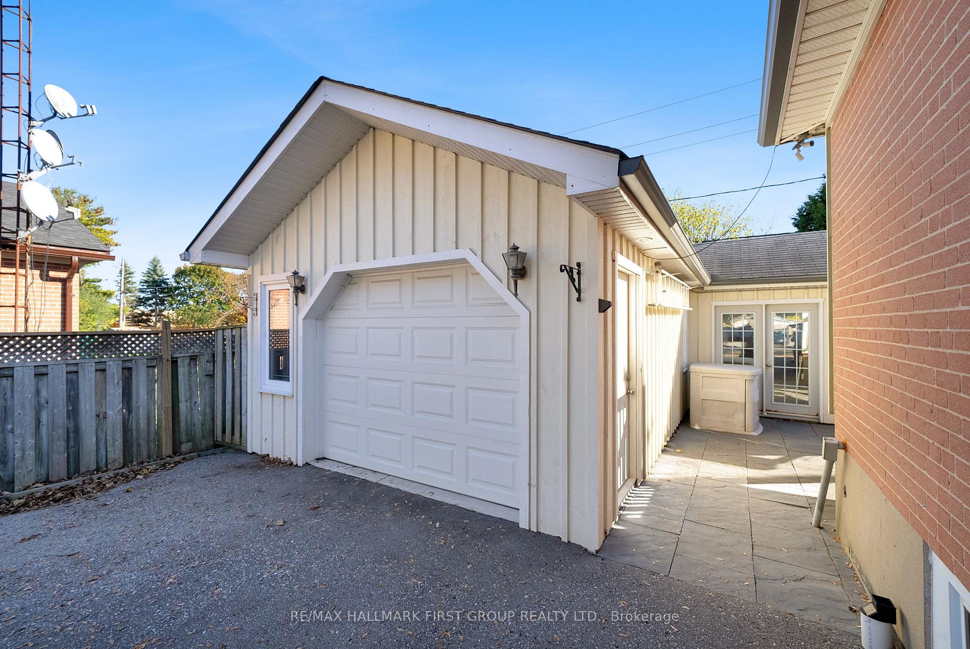 Photo 4 of 111 Emperor Street, Ajax, South East — HOMEH
