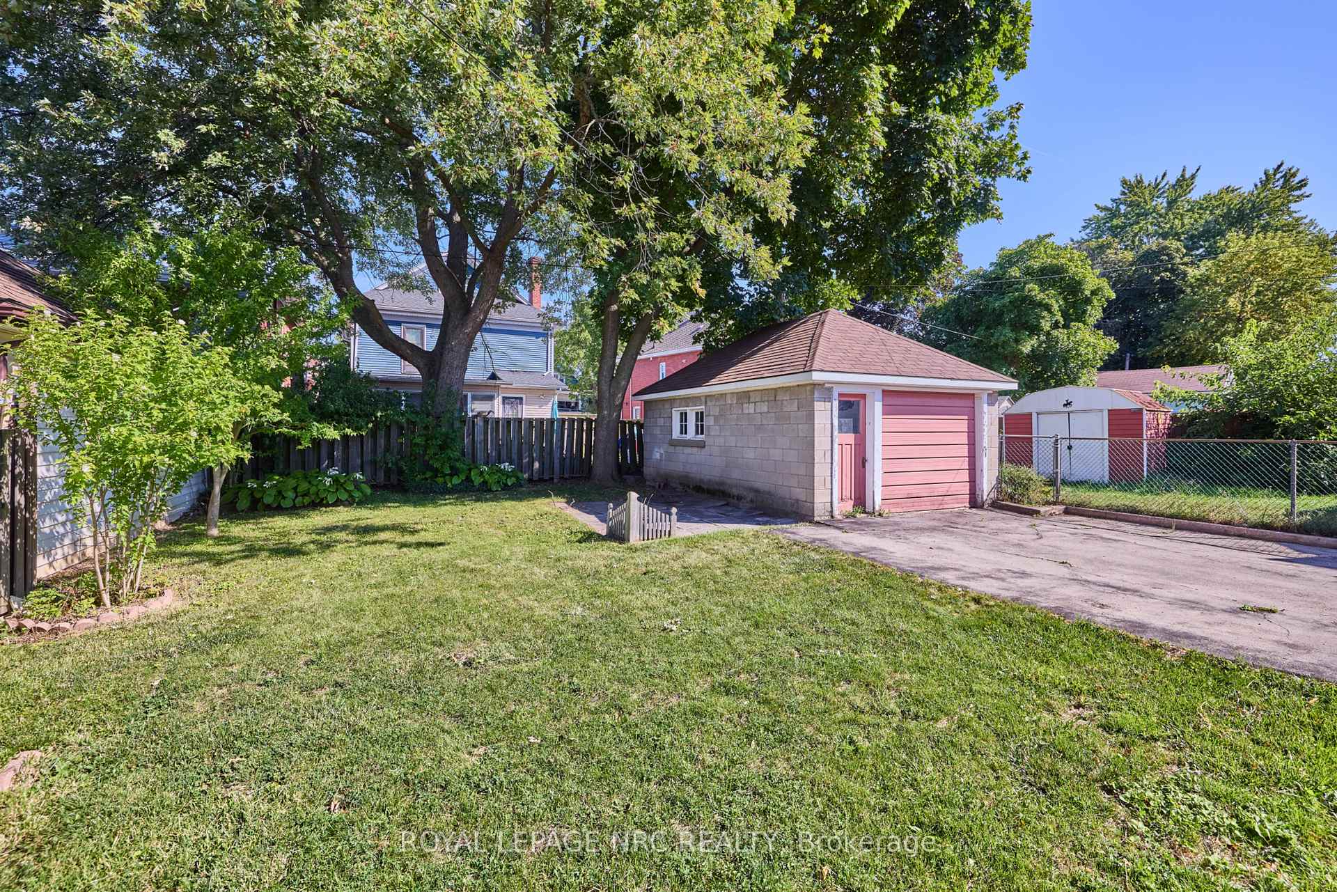 Photo 6 of 24 Randolph Street, Welland, Welland Downtown — HOMEH
