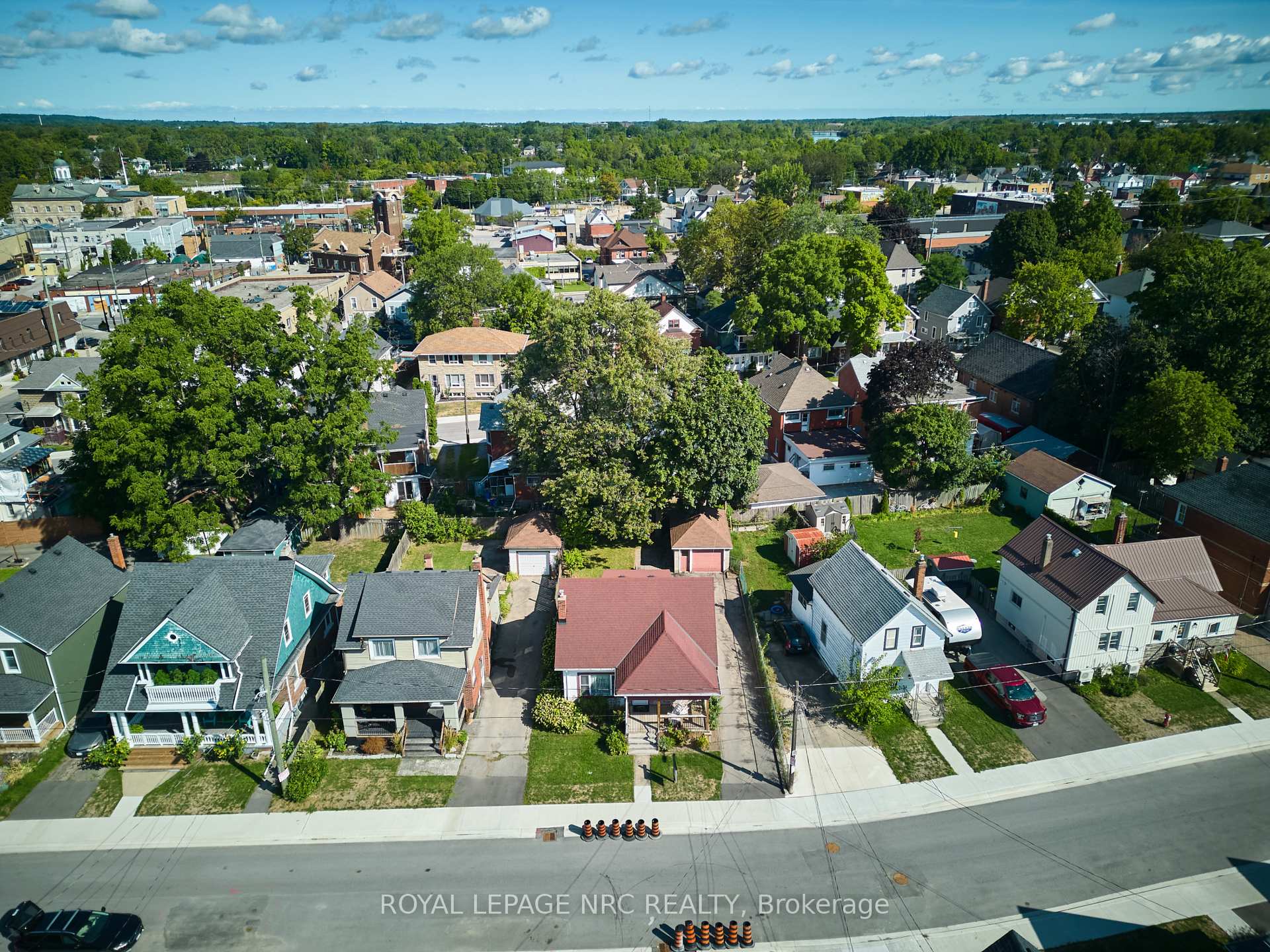 Photo 10 of 24 Randolph Street, Welland, Welland Downtown — HOMEH