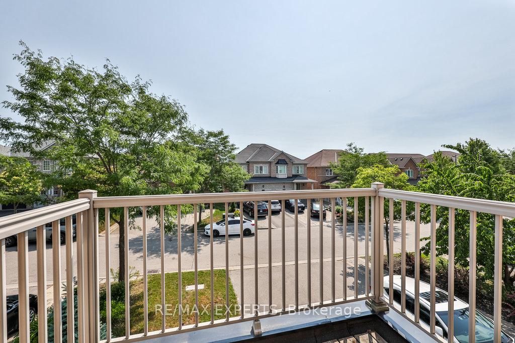 Photo 23 of 34 Manordale Crescent, Vaughan, Vellore Village — HOMEH