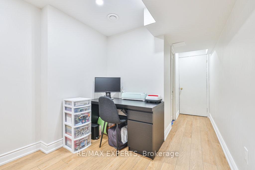 Photo 26 of 34 Manordale Crescent, Vaughan, Vellore Village — HOMEH
