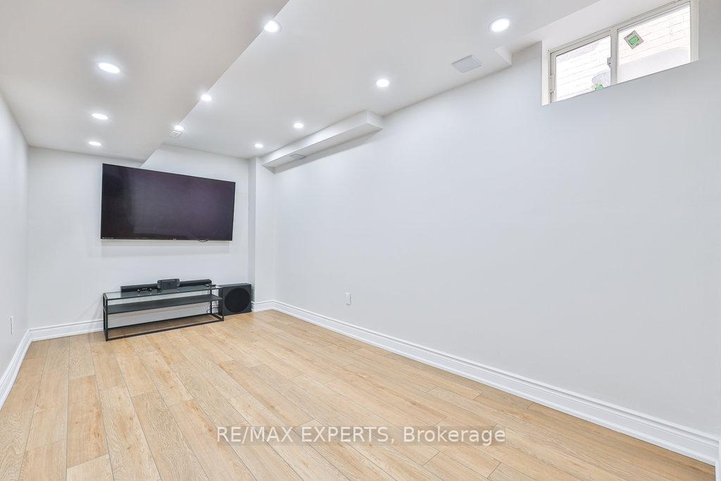Photo 27 of 34 Manordale Crescent, Vaughan, Vellore Village — HOMEH