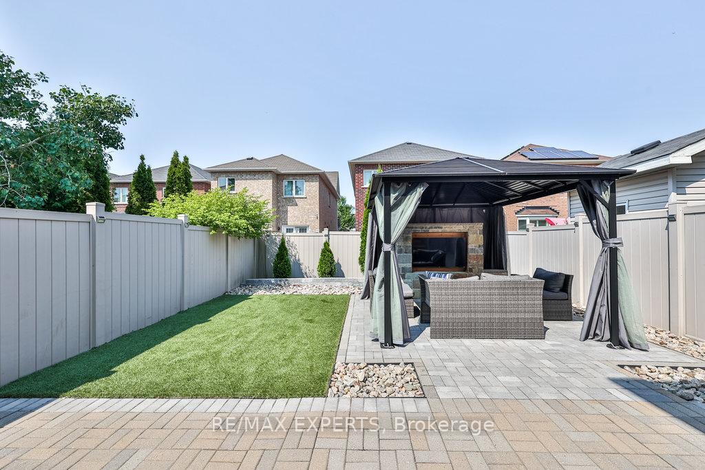 Photo 32 of 34 Manordale Crescent, Vaughan, Vellore Village — HOMEH