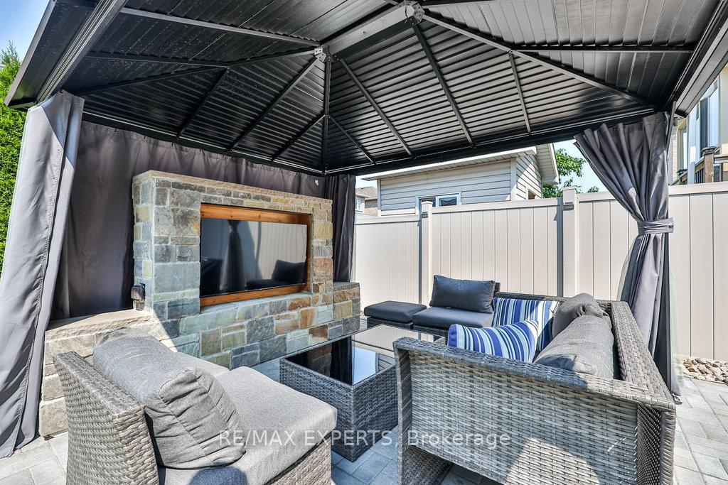 Photo 33 of 34 Manordale Crescent, Vaughan, Vellore Village — HOMEH