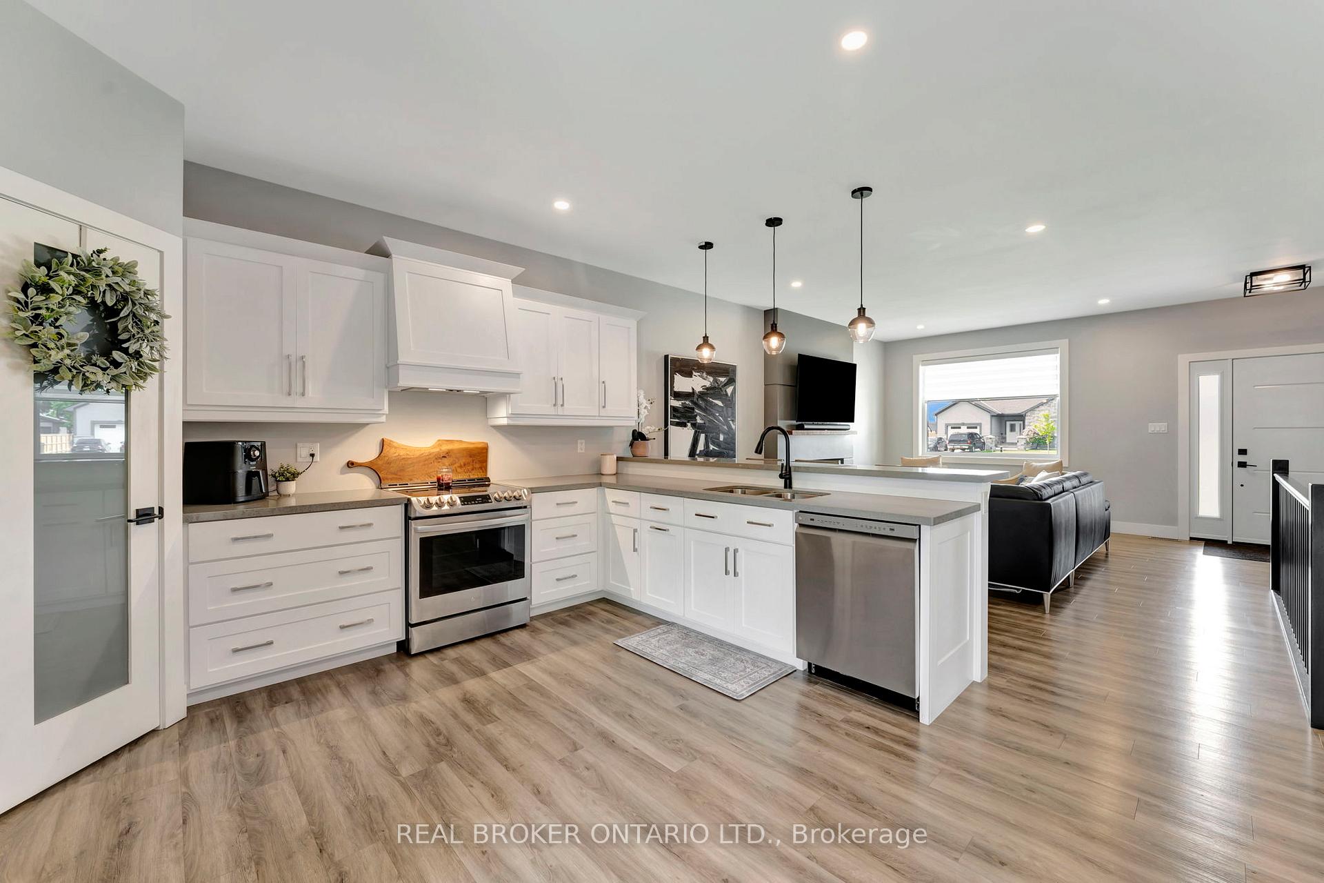 Photo 13 of 9215 Alward Street, Bayham, Straffordville — HOMEH