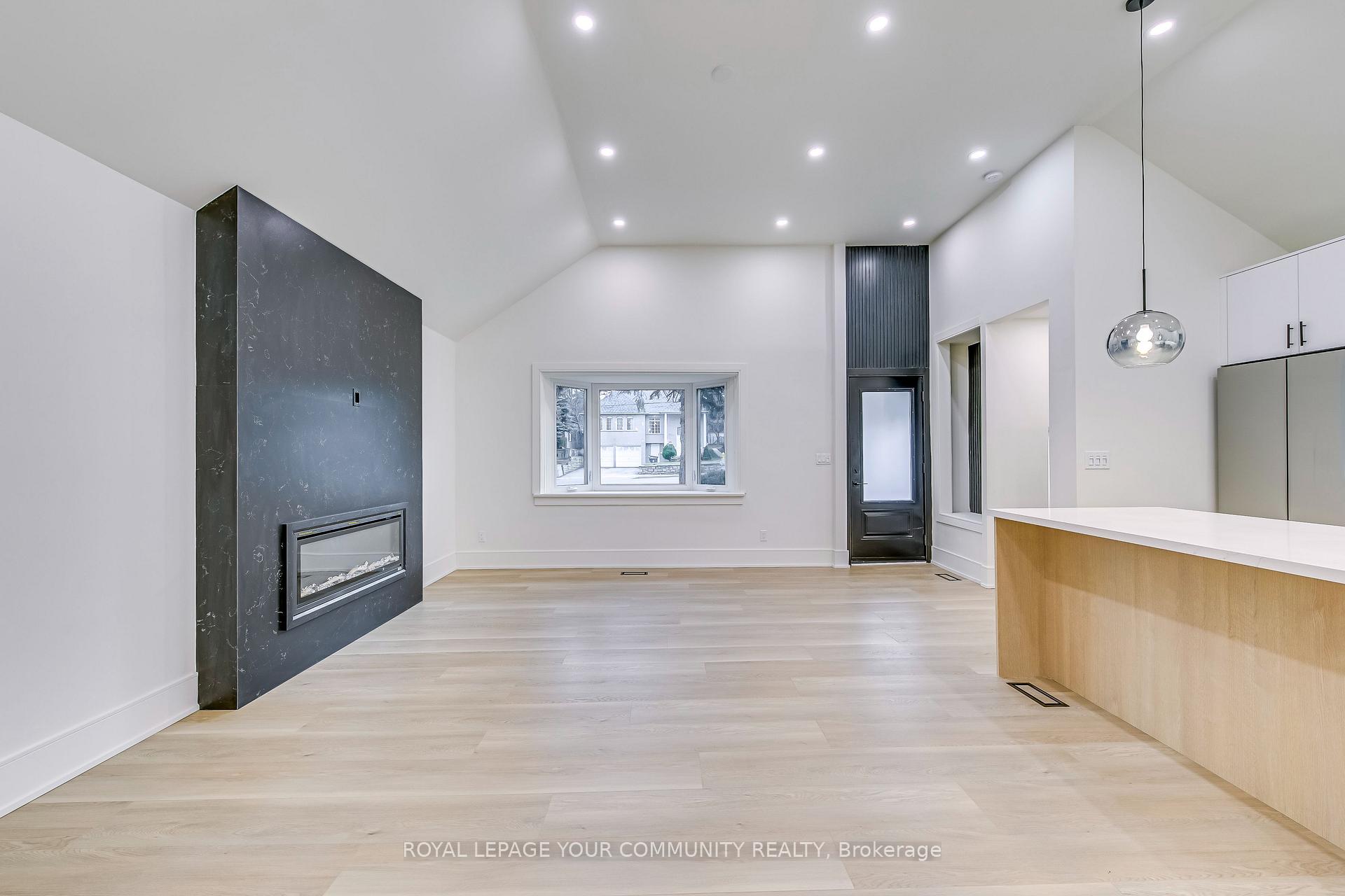 Photo 1 of 110 Steeles Avenue E, Markham, Grandview — HOMEH
