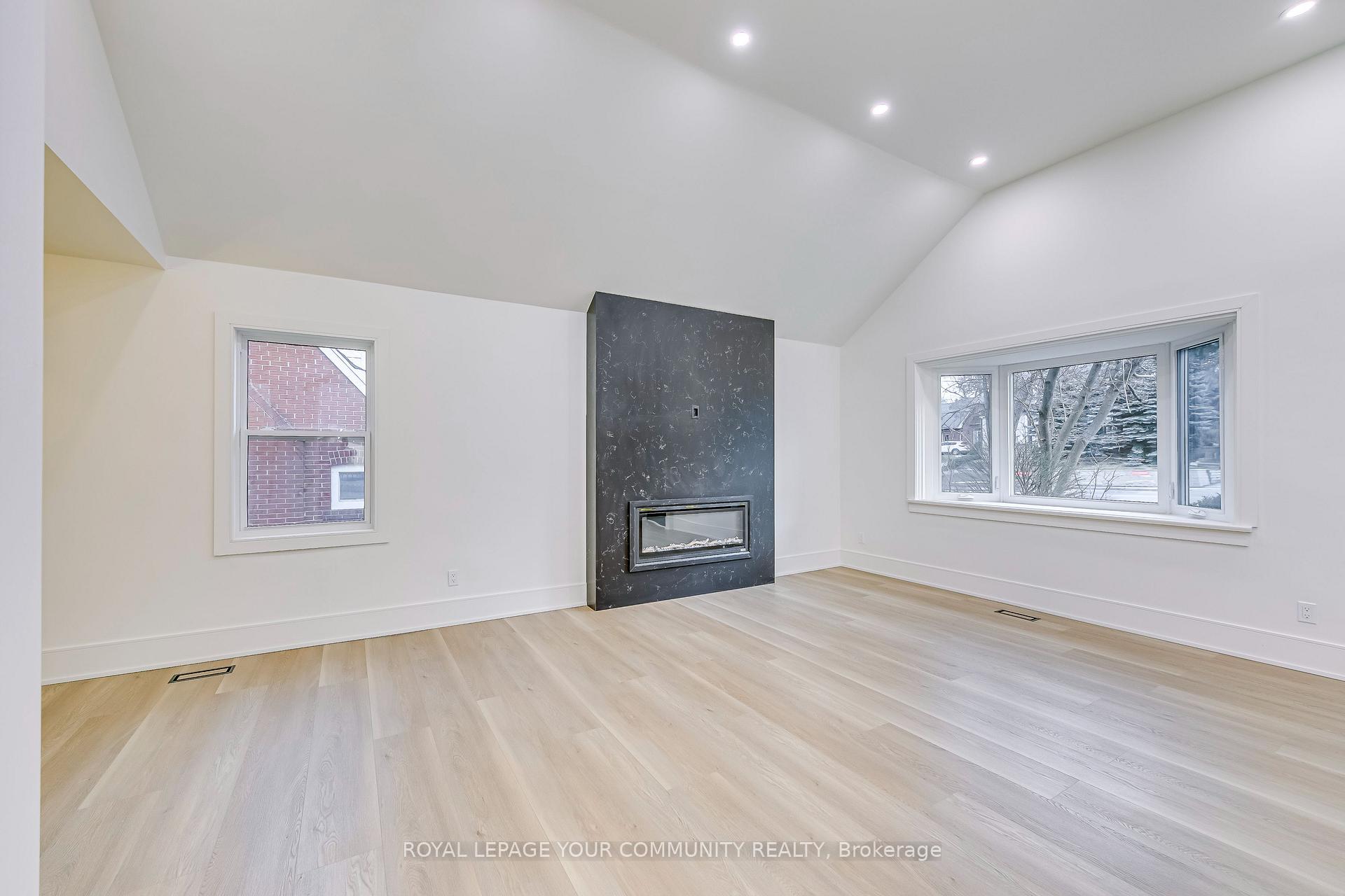 Photo 5 of 110 Steeles Avenue E, Markham, Grandview — HOMEH