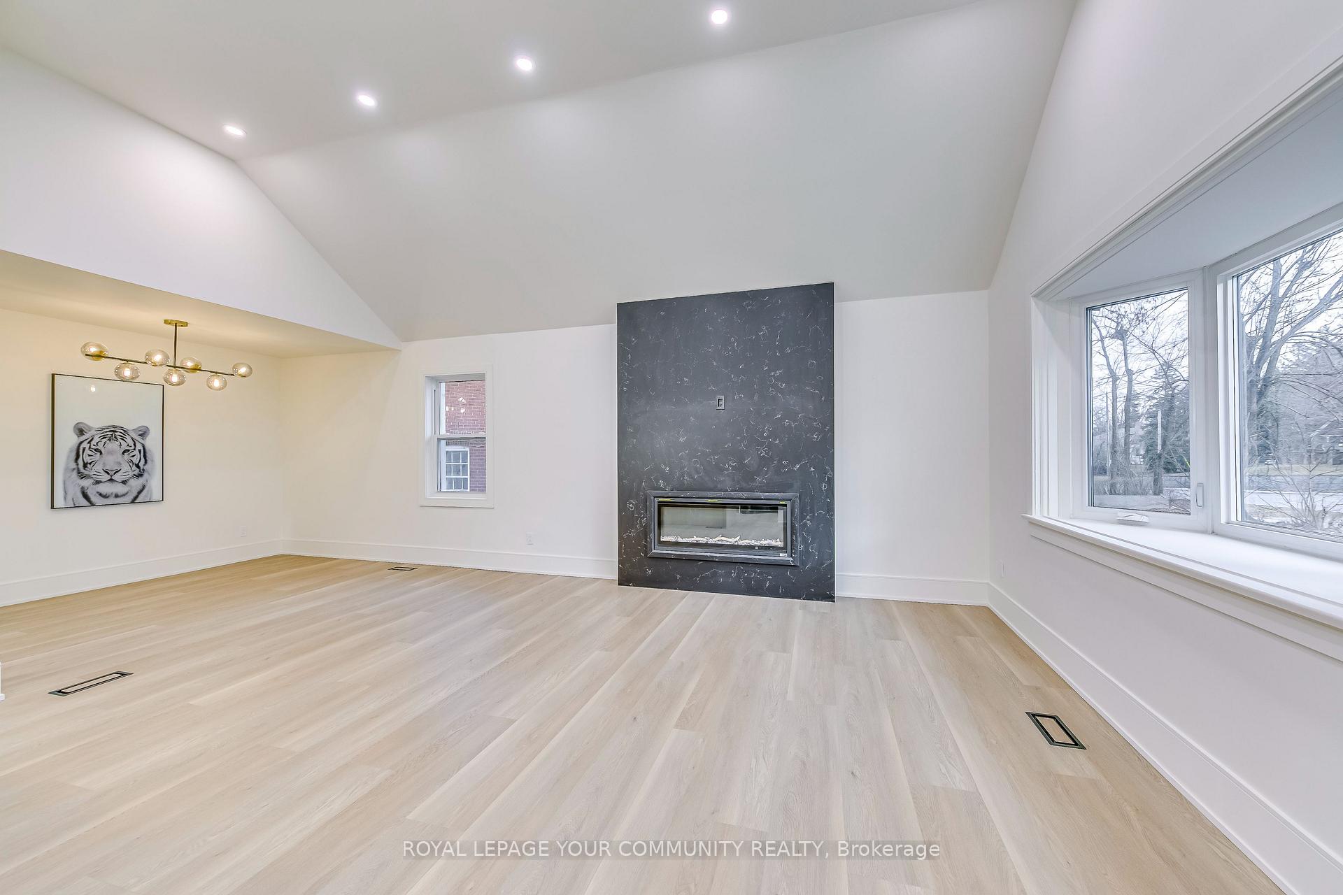 Photo 6 of 110 Steeles Avenue E, Markham, Grandview — HOMEH
