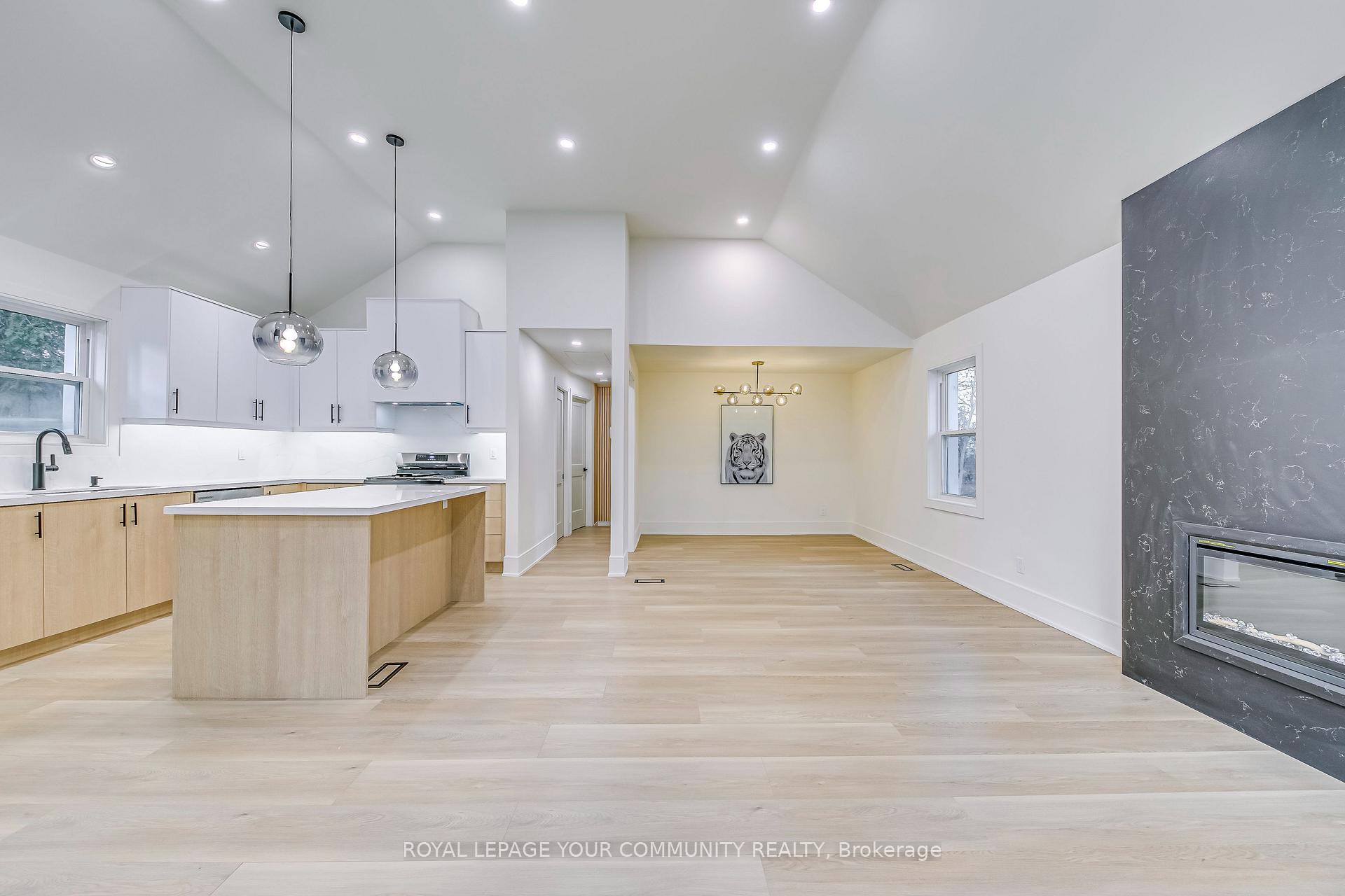 Photo 7 of 110 Steeles Avenue E, Markham, Grandview — HOMEH