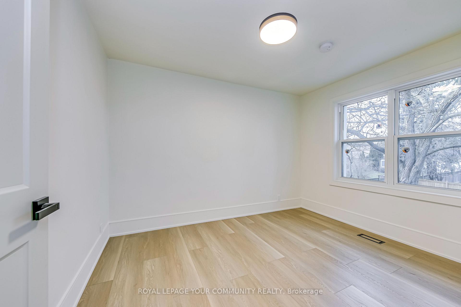 Photo 17 of 110 Steeles Avenue E, Markham, Grandview — HOMEH