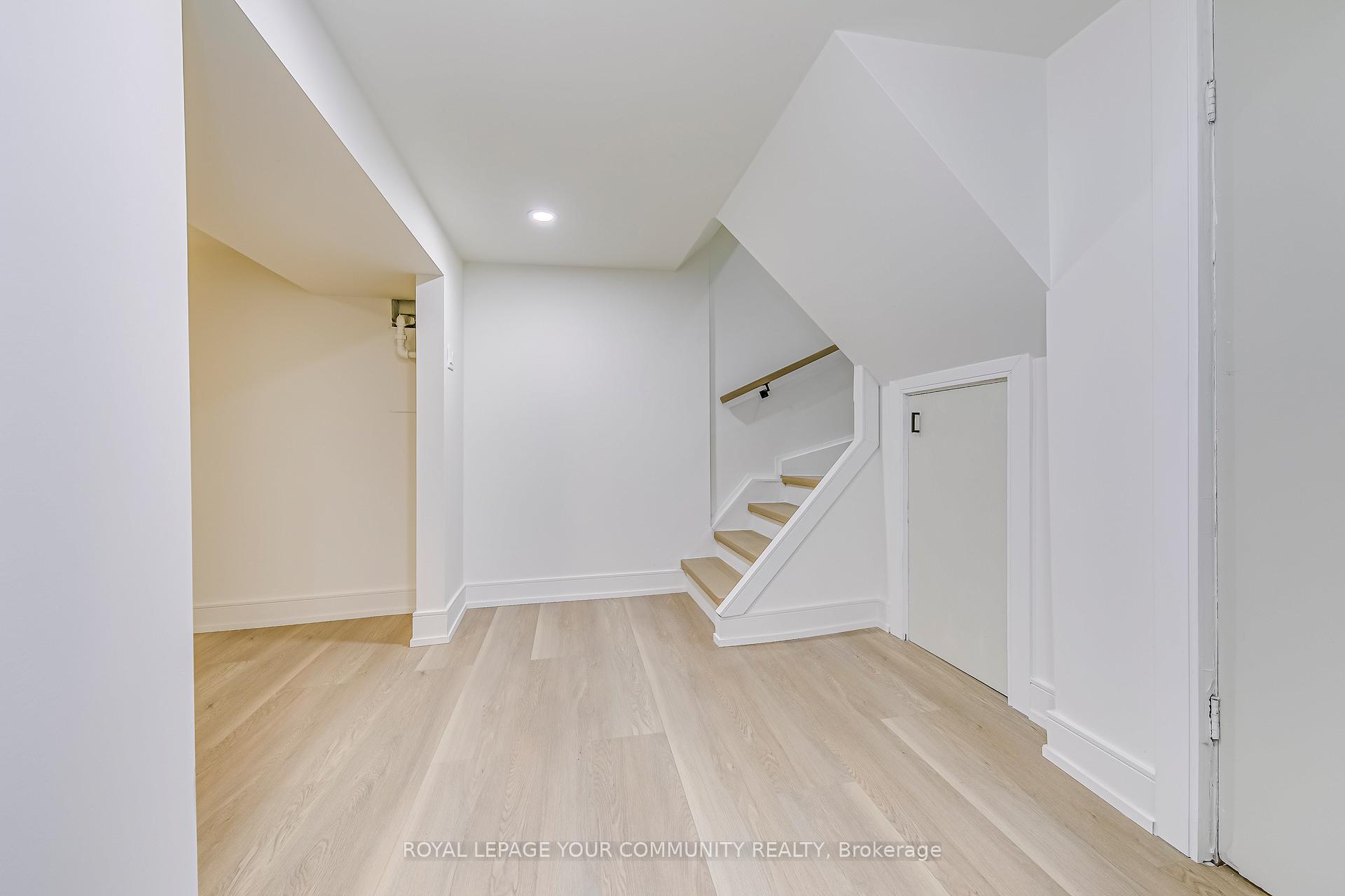 Photo 25 of 110 Steeles Avenue E, Markham, Grandview — HOMEH