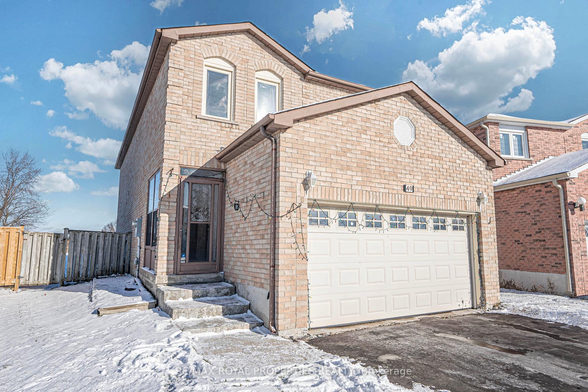Photo 2 of 49 Page Crescent, Markham, Milliken Mills East — HOMEH