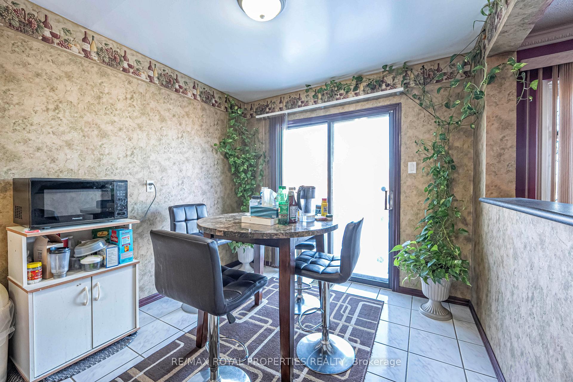 Photo 15 of 49 Page Crescent, Markham, Milliken Mills East — HOMEH