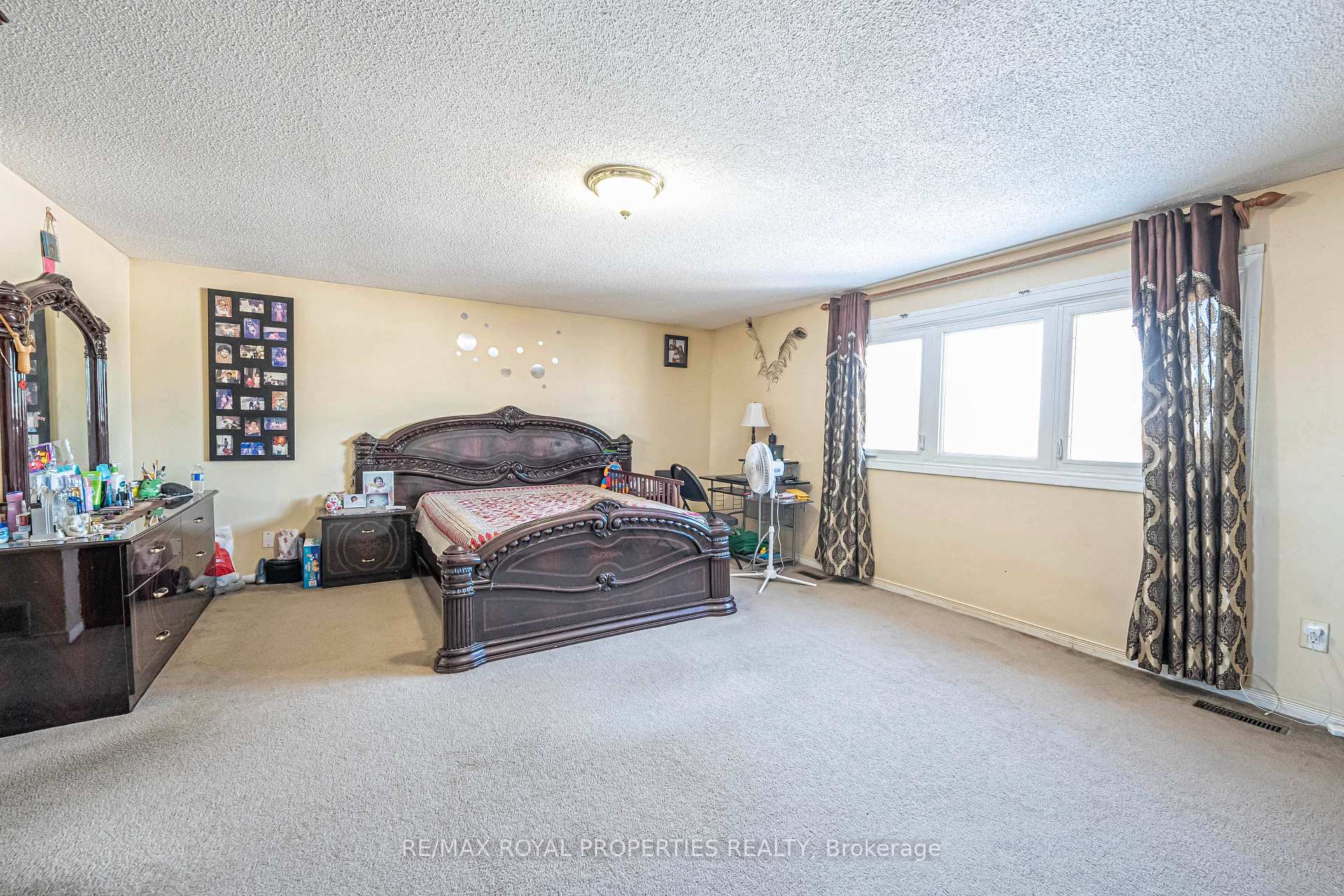 Photo 18 of 49 Page Crescent, Markham, Milliken Mills East — HOMEH