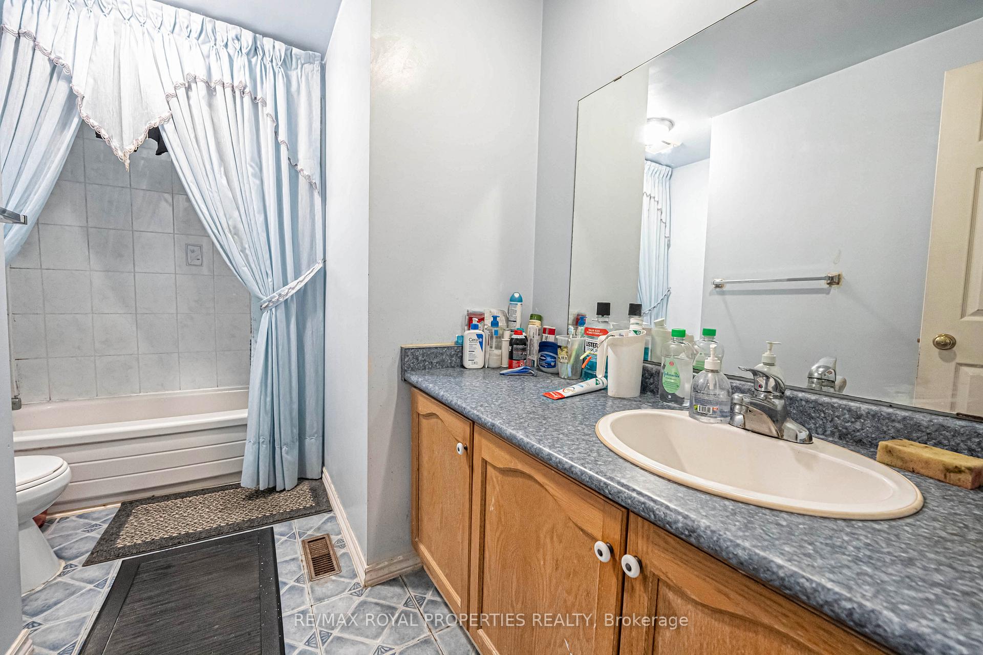 Photo 24 of 49 Page Crescent, Markham, Milliken Mills East — HOMEH
