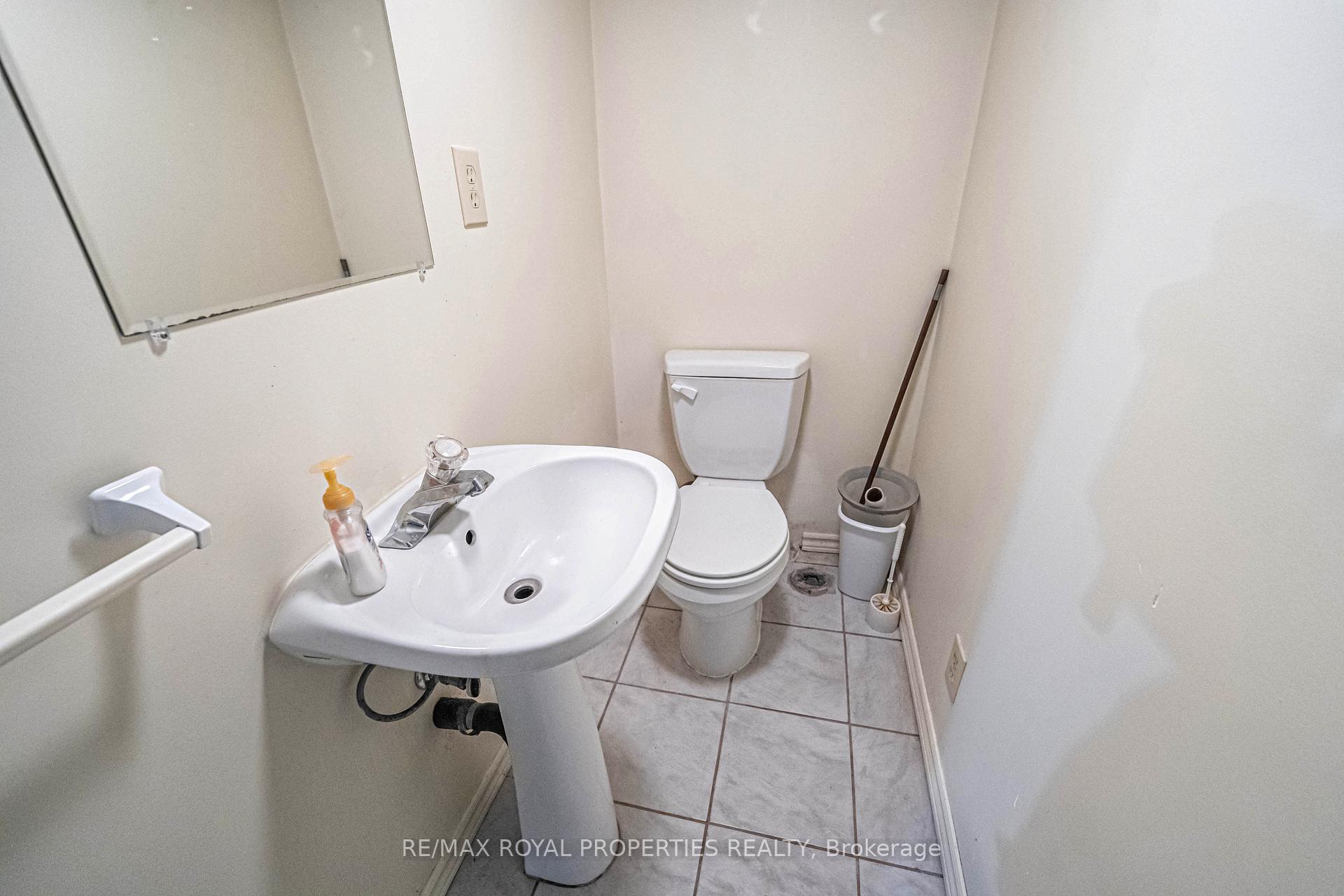 Photo 29 of 49 Page Crescent, Markham, Milliken Mills East — HOMEH