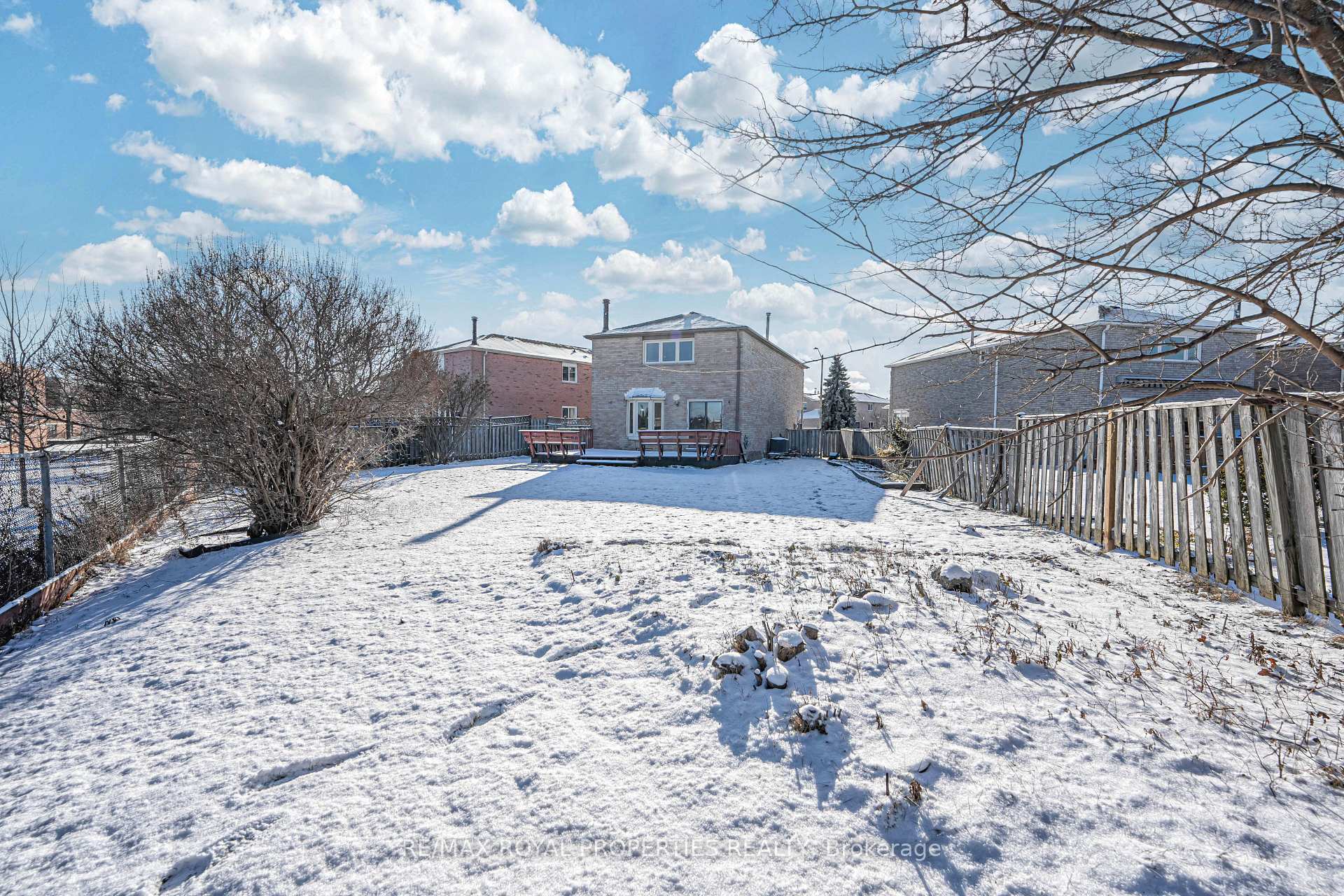 Photo 33 of 49 Page Crescent, Markham, Milliken Mills East — HOMEH