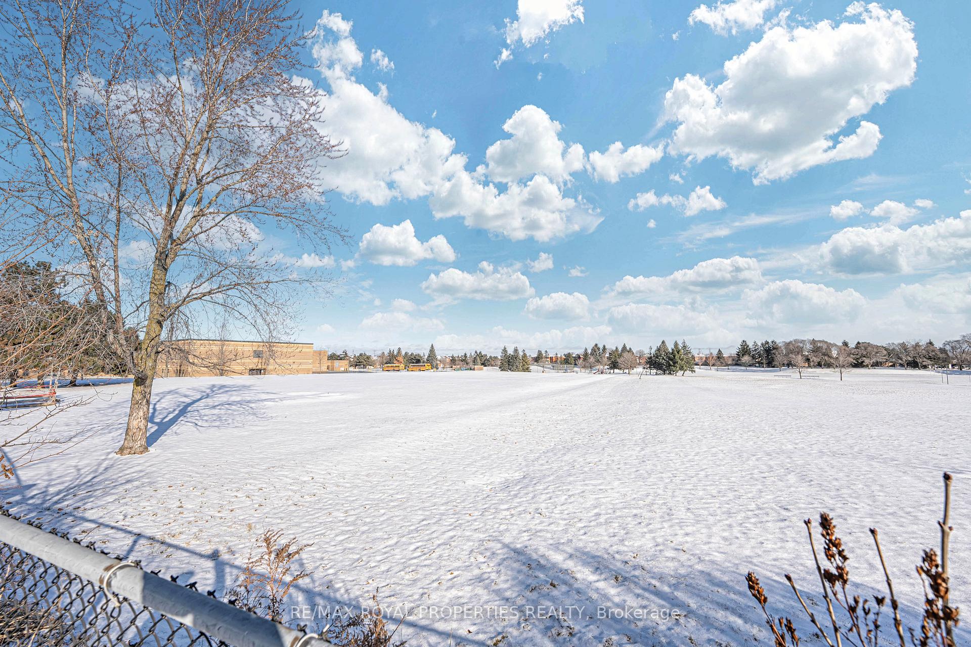 Photo 37 of 49 Page Crescent, Markham, Milliken Mills East — HOMEH