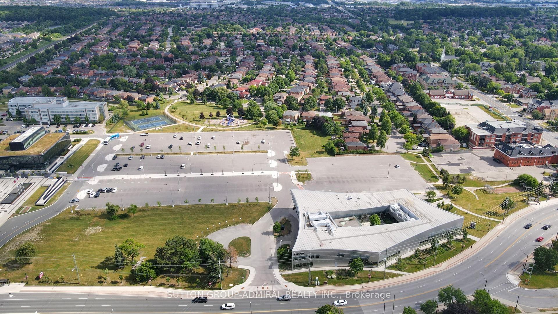 Photo 37 of 71 Glenngarry Crescent, Vaughan, Rural Vaughan — HOMEH