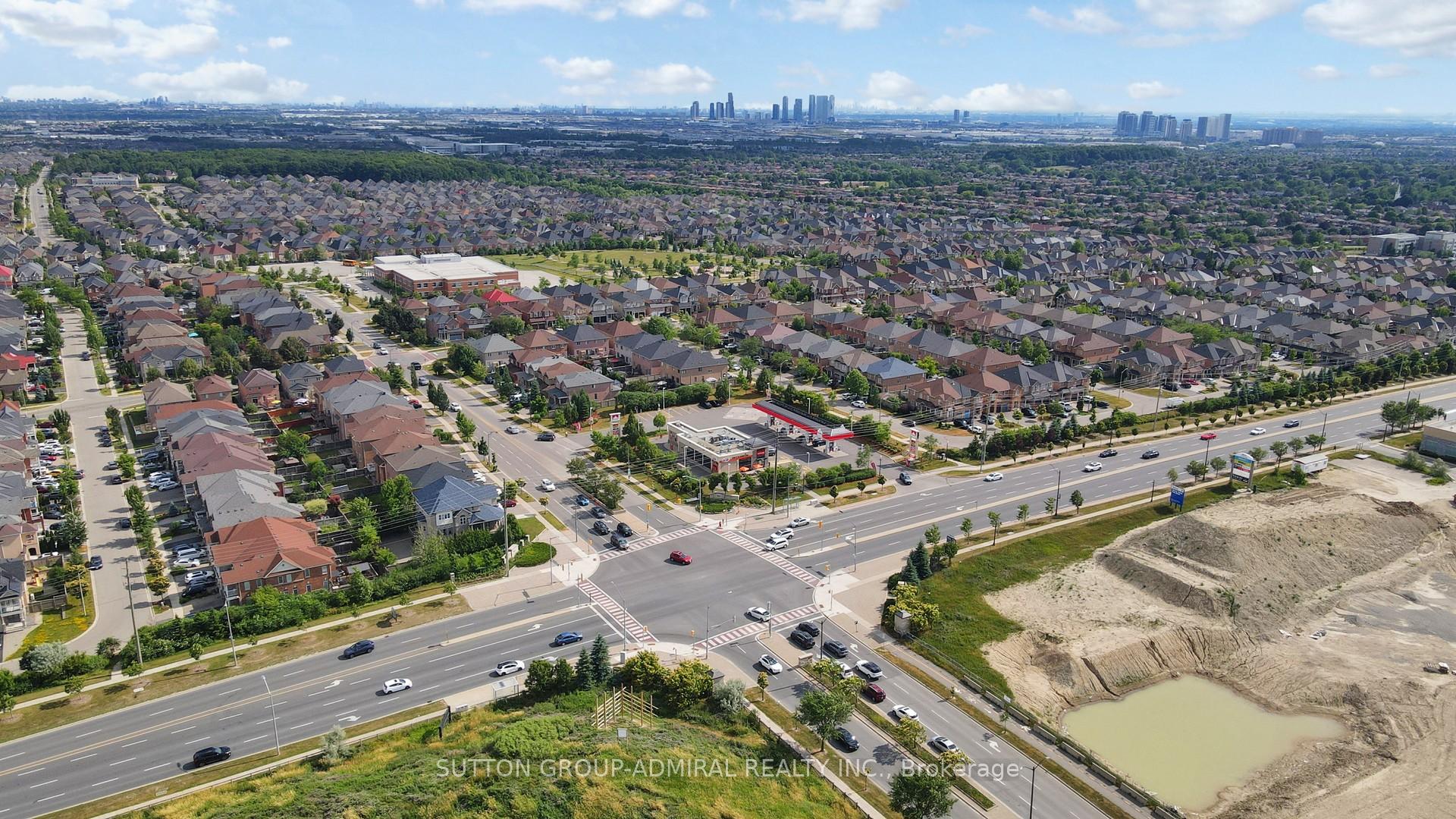 Photo 38 of 71 Glenngarry Crescent, Vaughan, Rural Vaughan — HOMEH