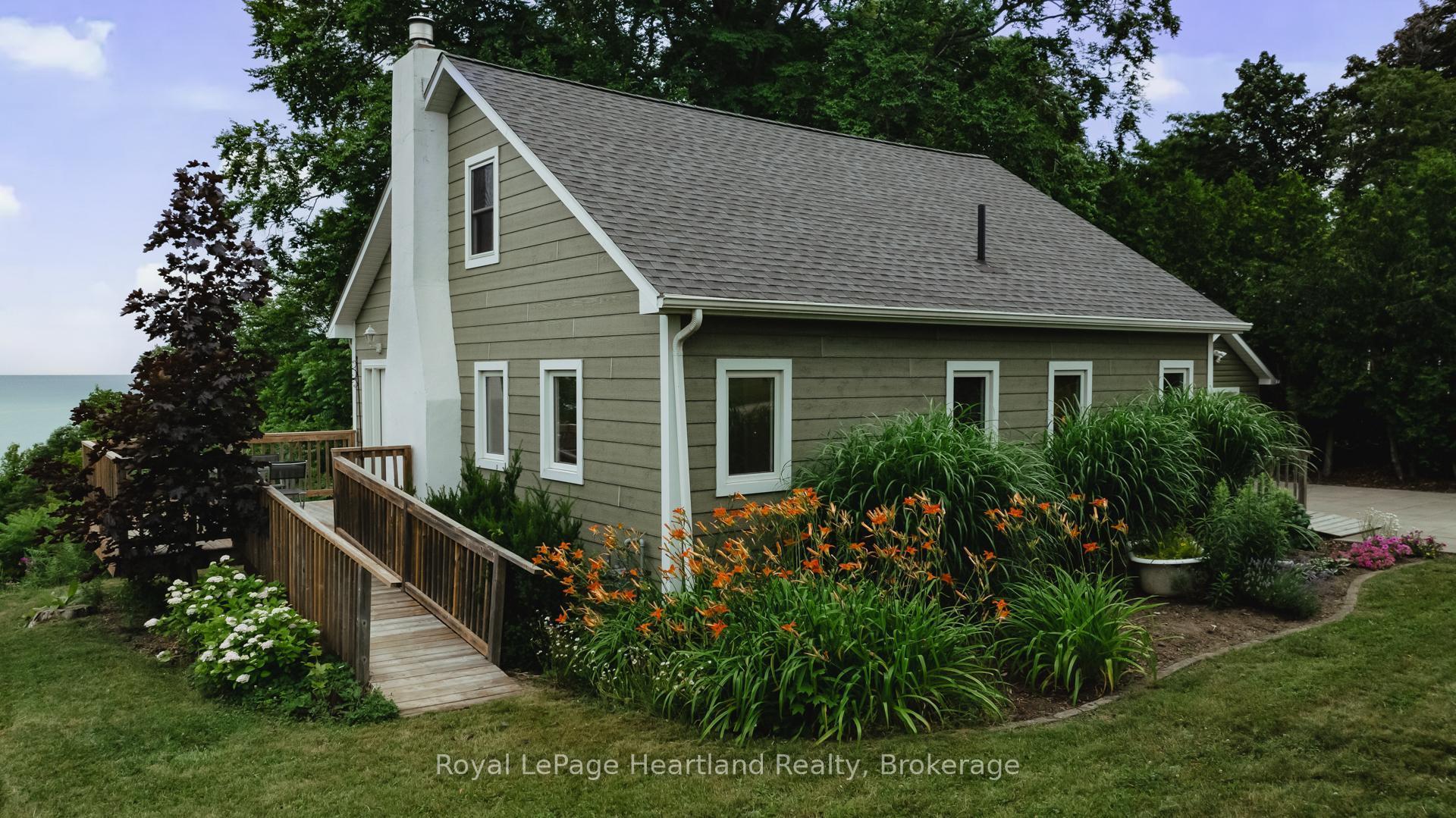 Photo 1 of 8 Cedar Drive, Bluewater, Bayfield — HOMEH