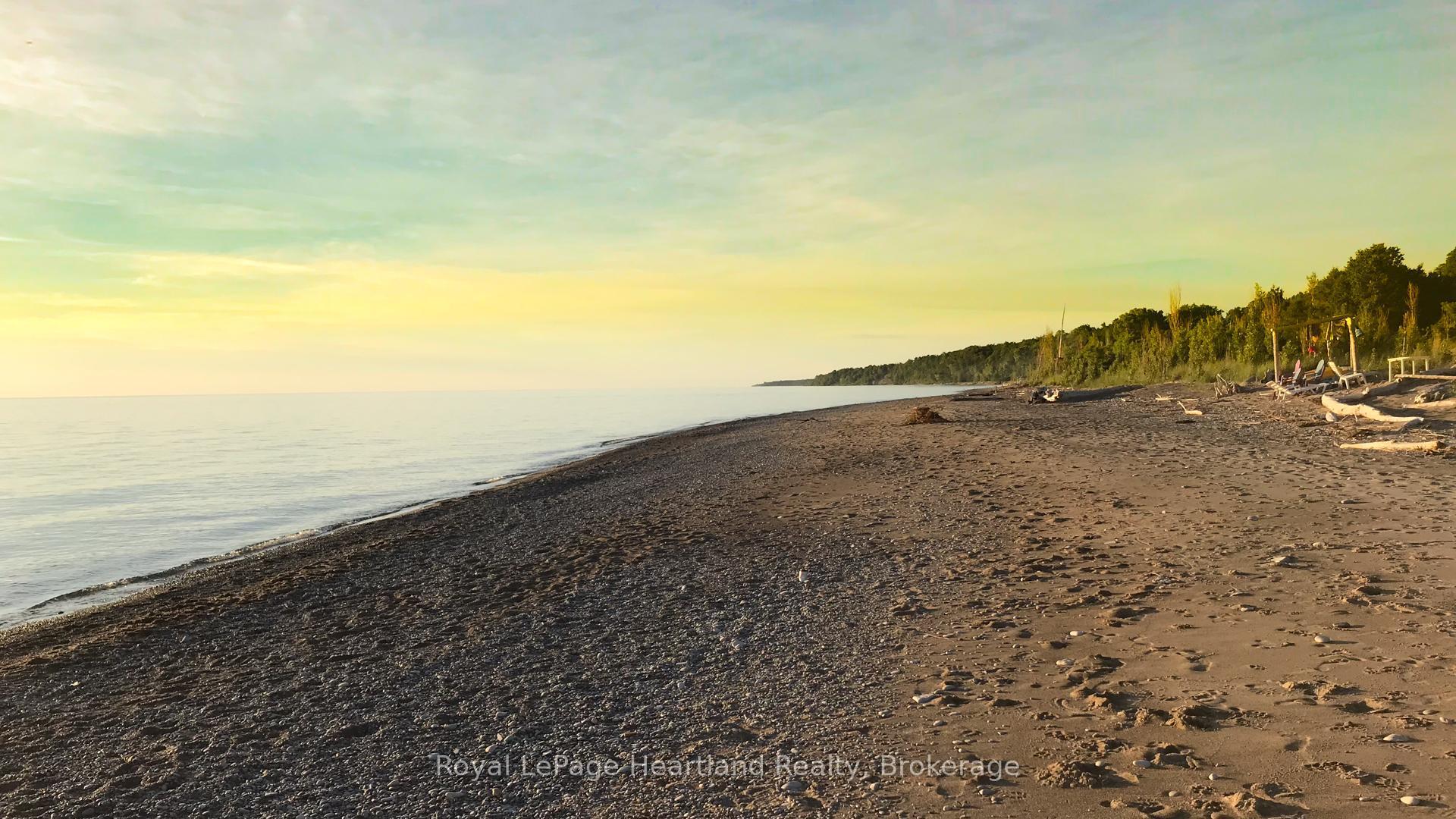 Photo 3 of 8 Cedar Drive, Bluewater, Bayfield — HOMEH