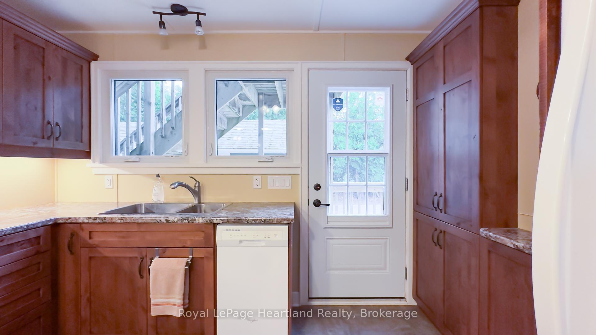 Photo 5 of 8 Cedar Drive, Bluewater, Bayfield — HOMEH