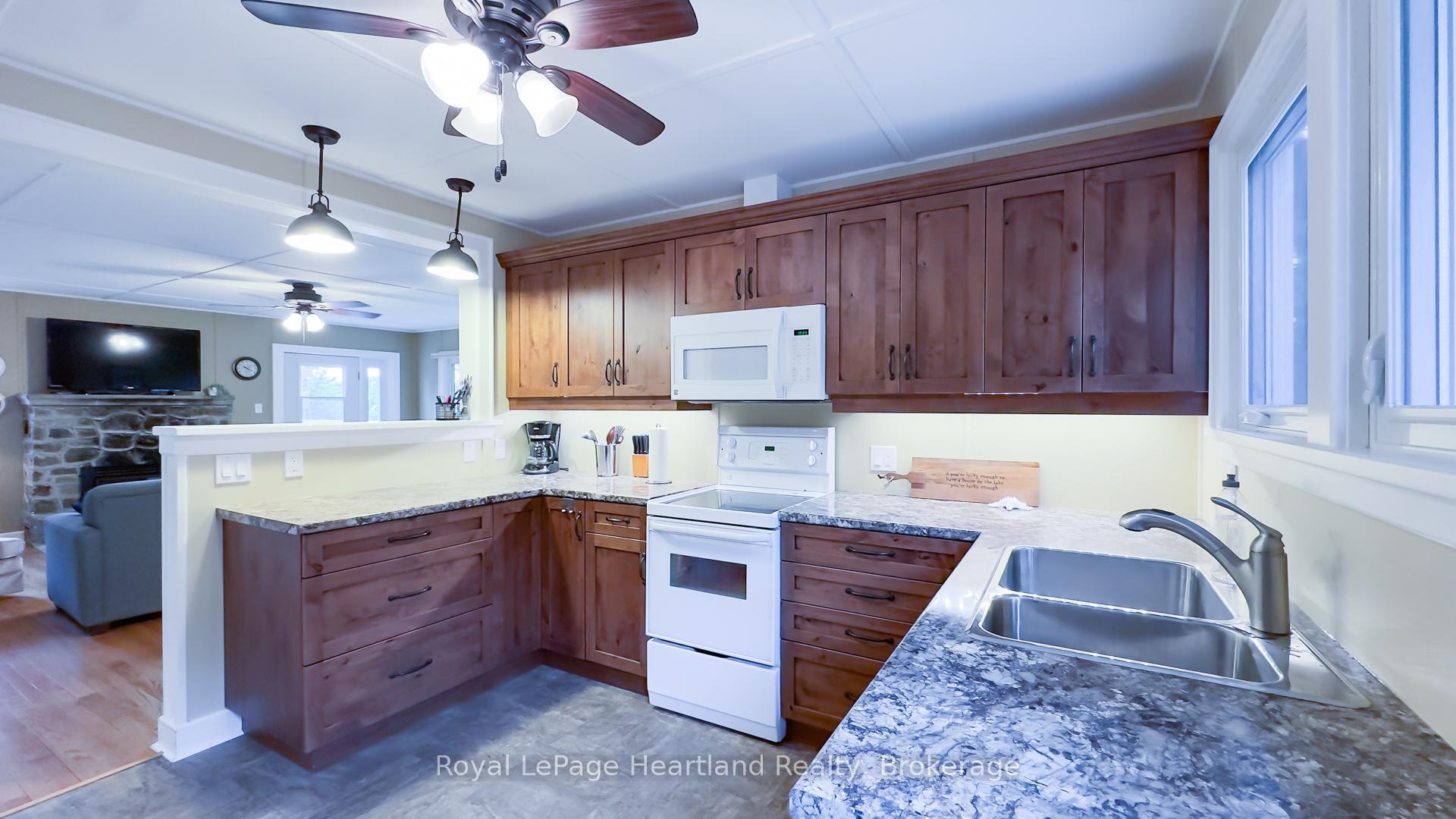 Photo 7 of 8 Cedar Drive, Bluewater, Bayfield — HOMEH