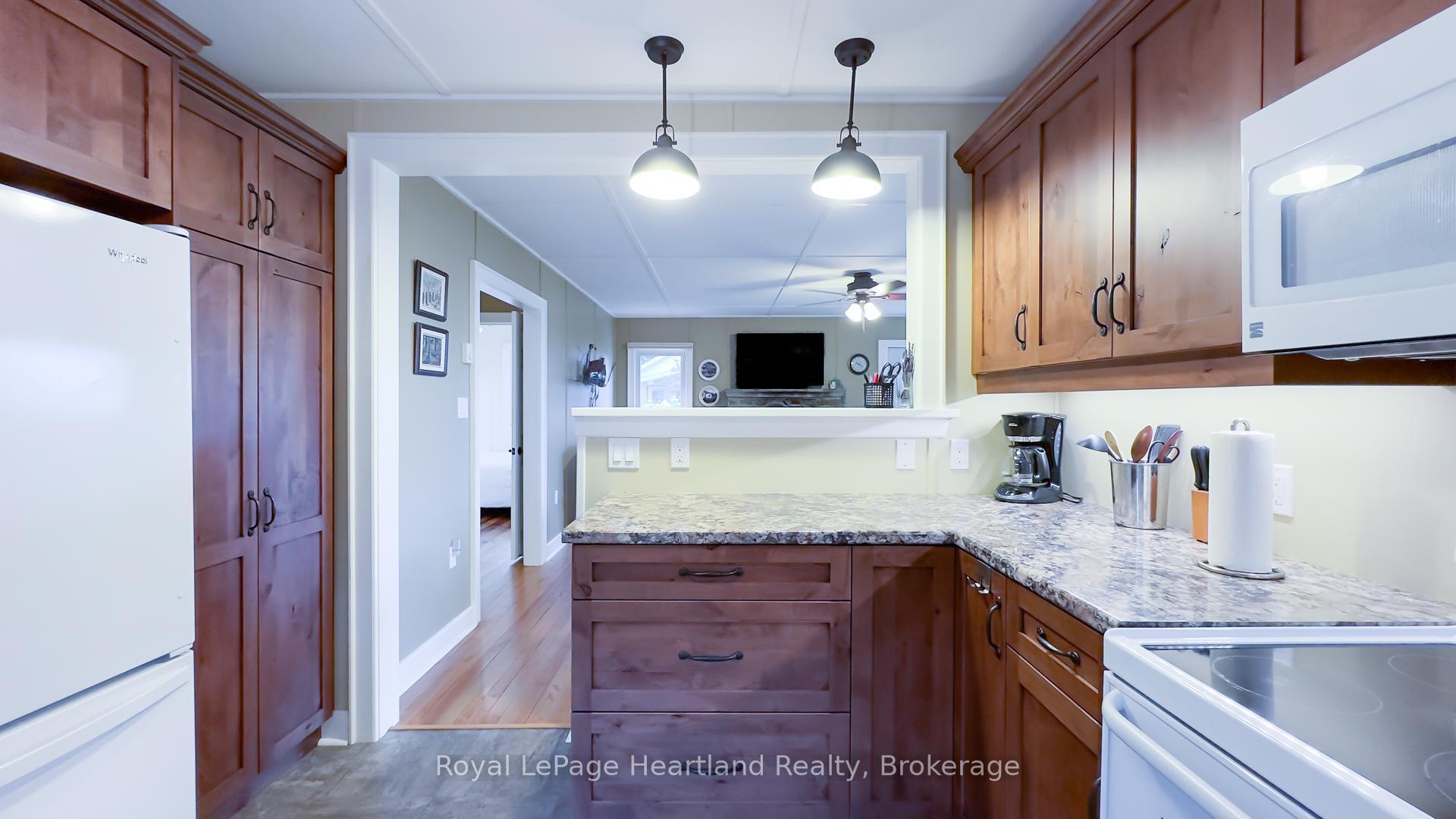 Photo 9 of 8 Cedar Drive, Bluewater, Bayfield — HOMEH