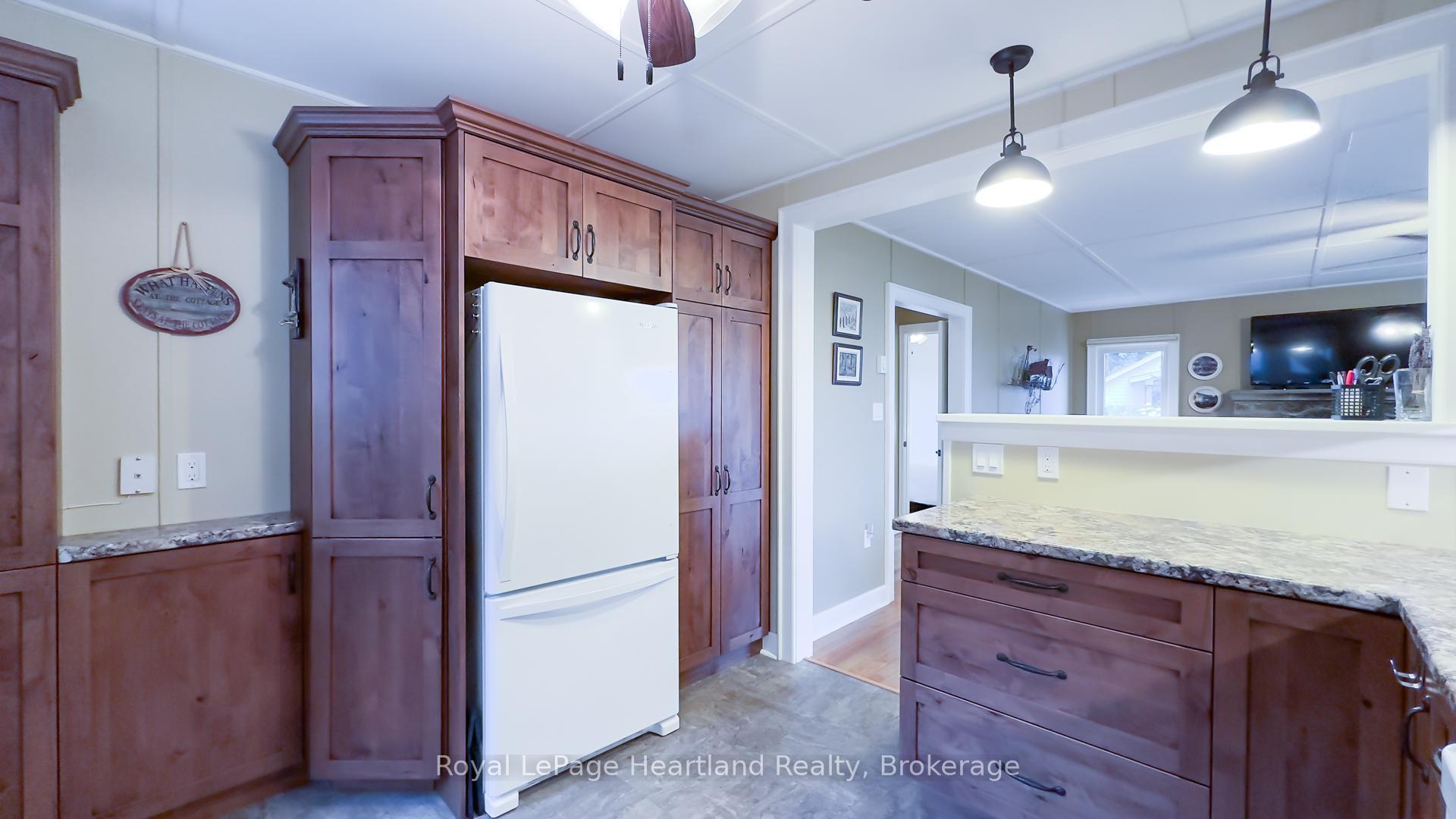 Photo 10 of 8 Cedar Drive, Bluewater, Bayfield — HOMEH