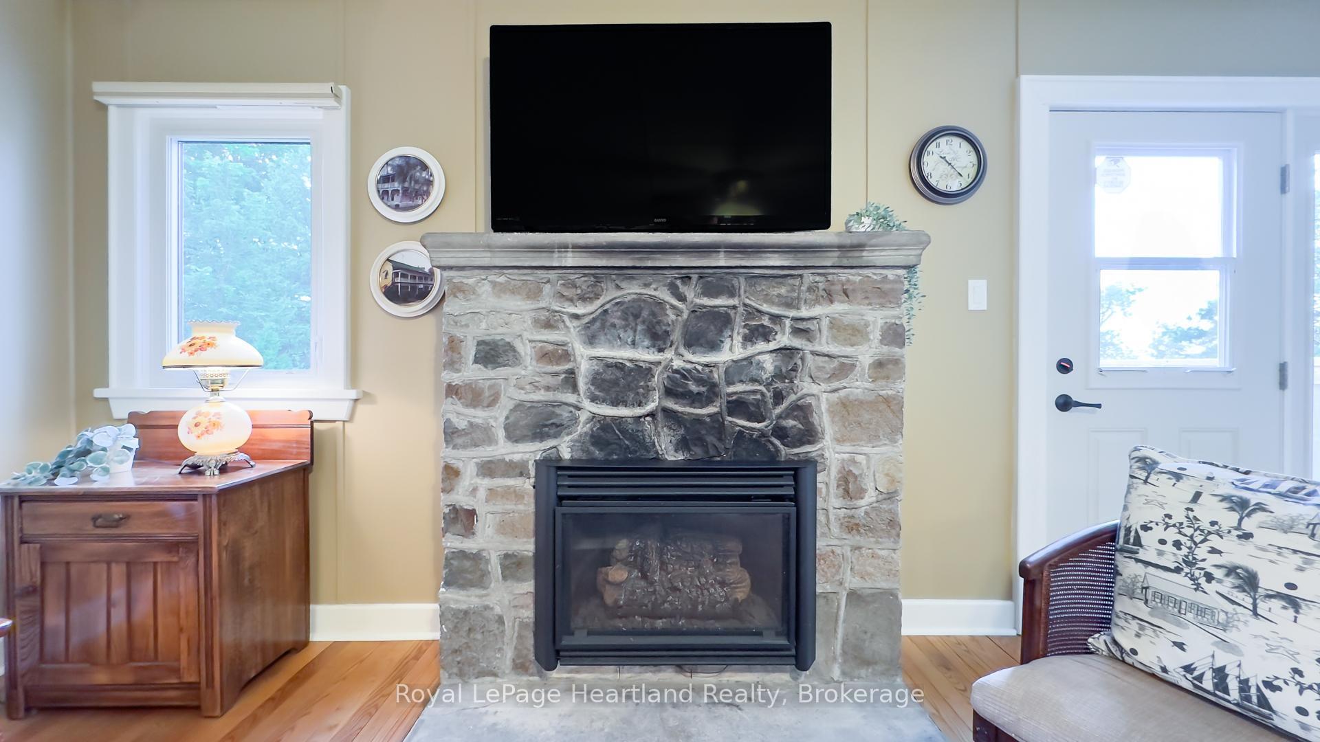 Photo 15 of 8 Cedar Drive, Bluewater, Bayfield — HOMEH