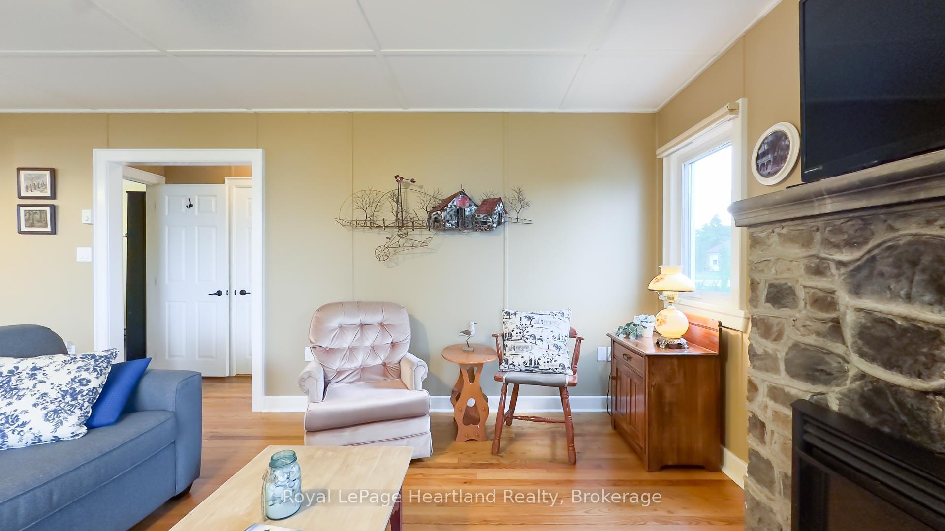 Photo 16 of 8 Cedar Drive, Bluewater, Bayfield — HOMEH