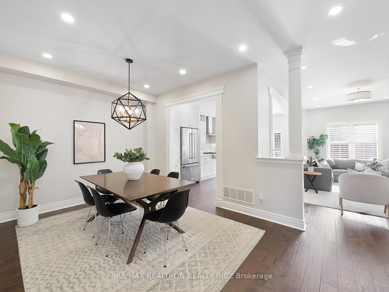Photo 2 of 16 Mistywood Crescent, Vaughan, Patterson — HOMEH