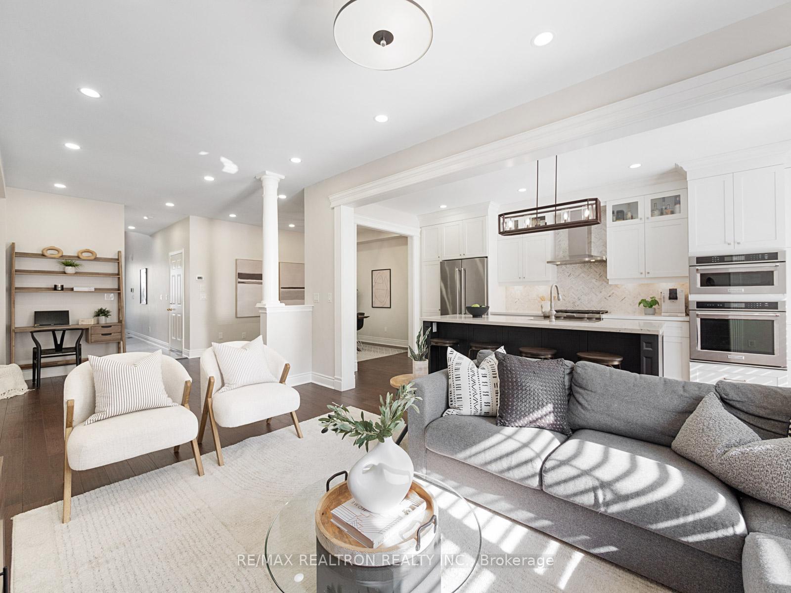 Photo 7 of 16 Mistywood Crescent, Vaughan, Patterson — HOMEH