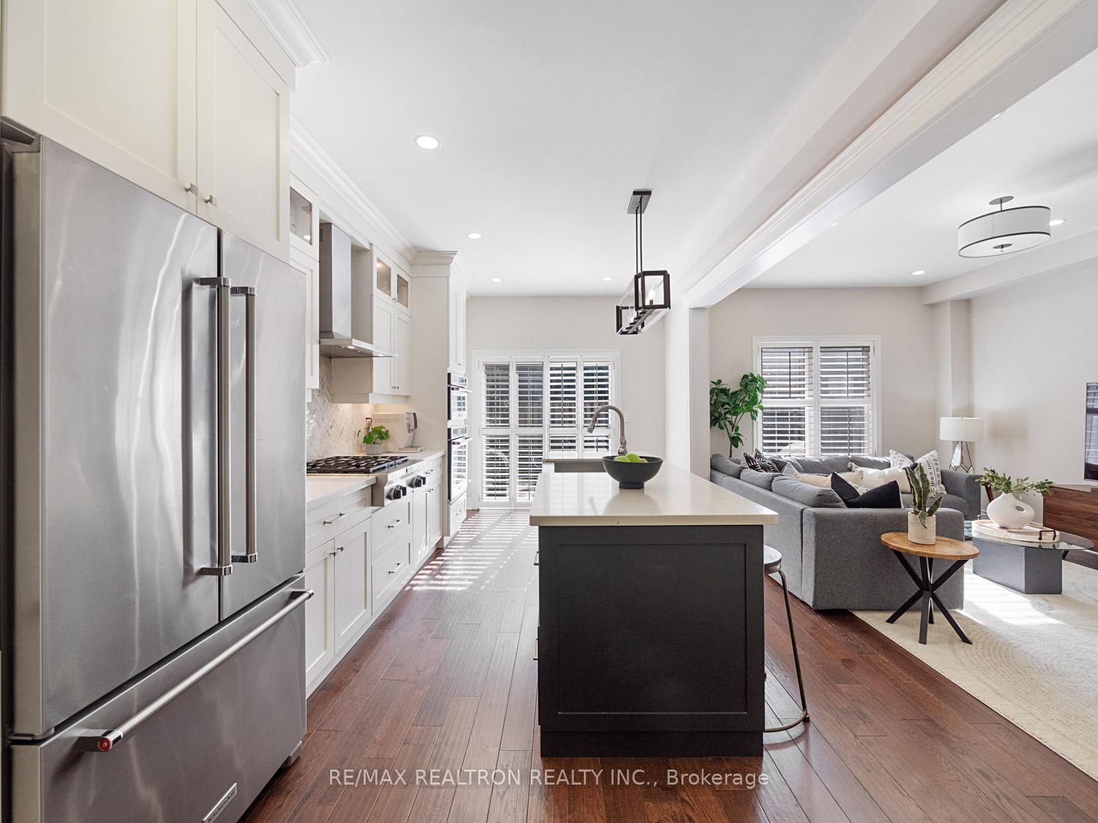 Photo 13 of 16 Mistywood Crescent, Vaughan, Patterson — HOMEH