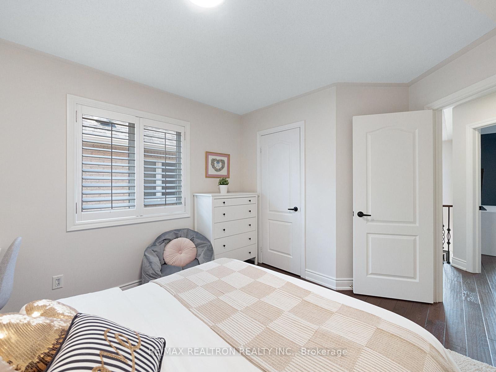 Photo 19 of 16 Mistywood Crescent, Vaughan, Patterson — HOMEH
