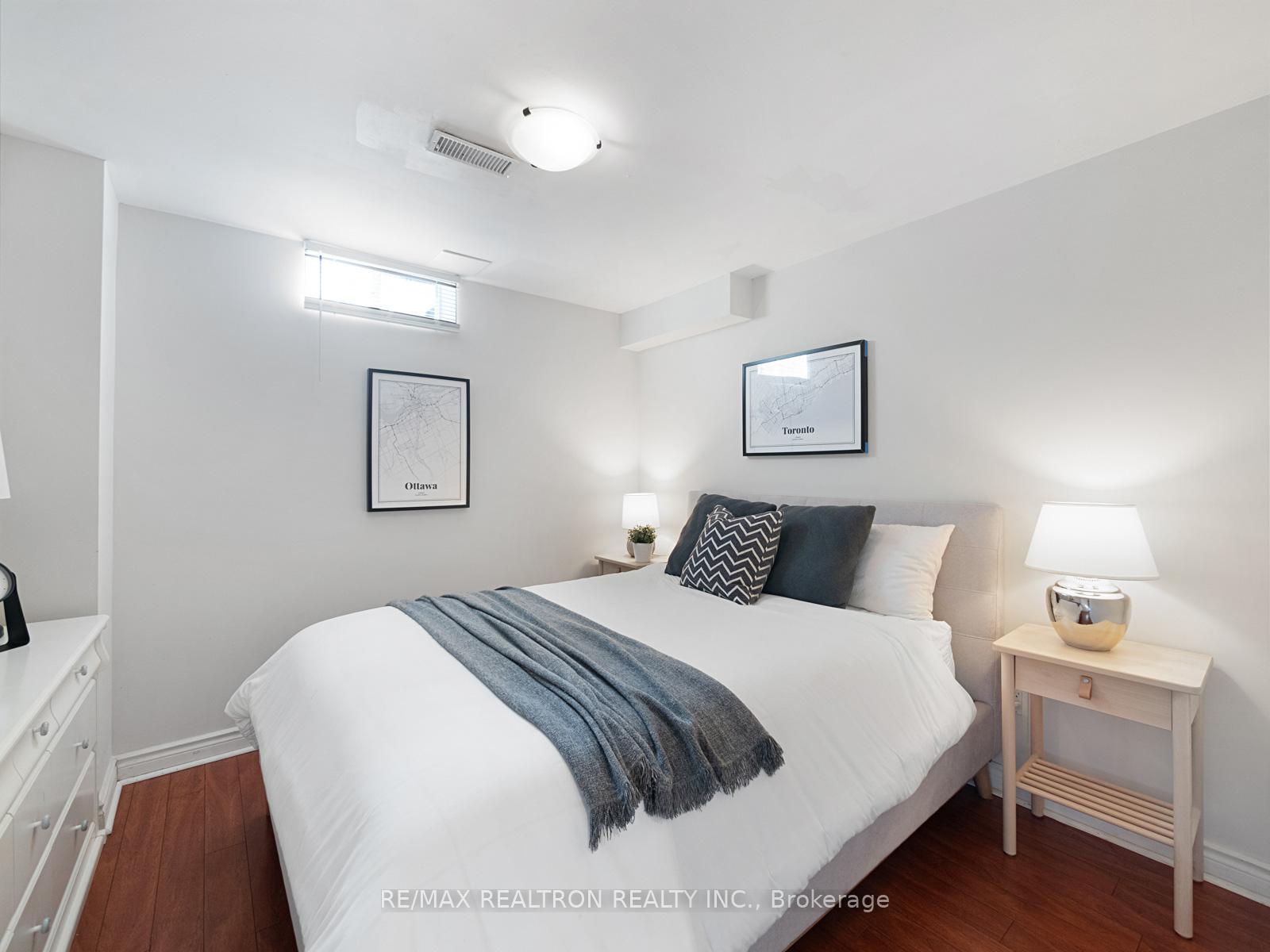 Photo 29 of 16 Mistywood Crescent, Vaughan, Patterson — HOMEH